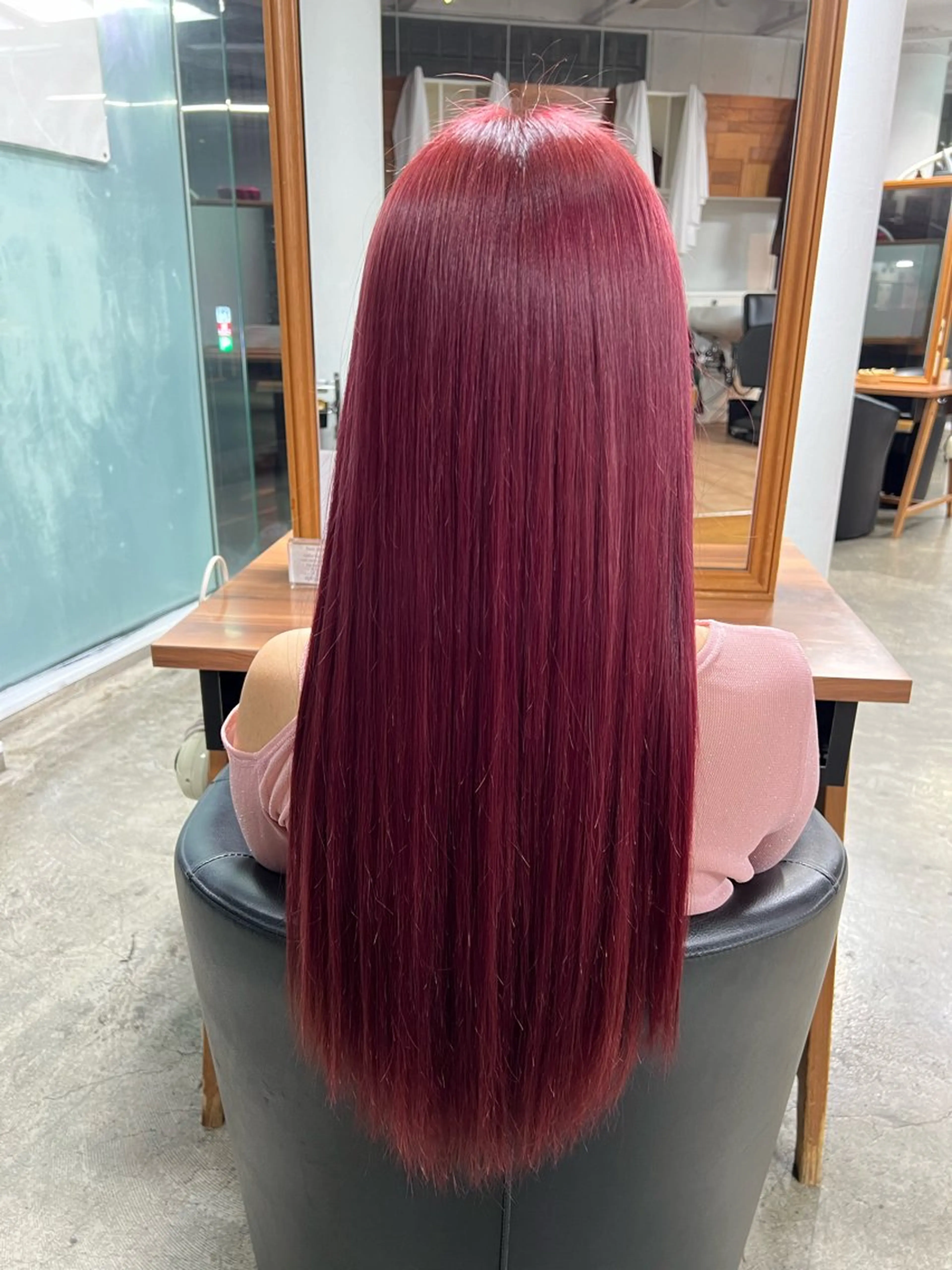 ロング カラー ブリーチ 透明感カラー ピンクカラー バイオレットカラー バイオレットピンク 穴井 蒼陽のヘアスタイル