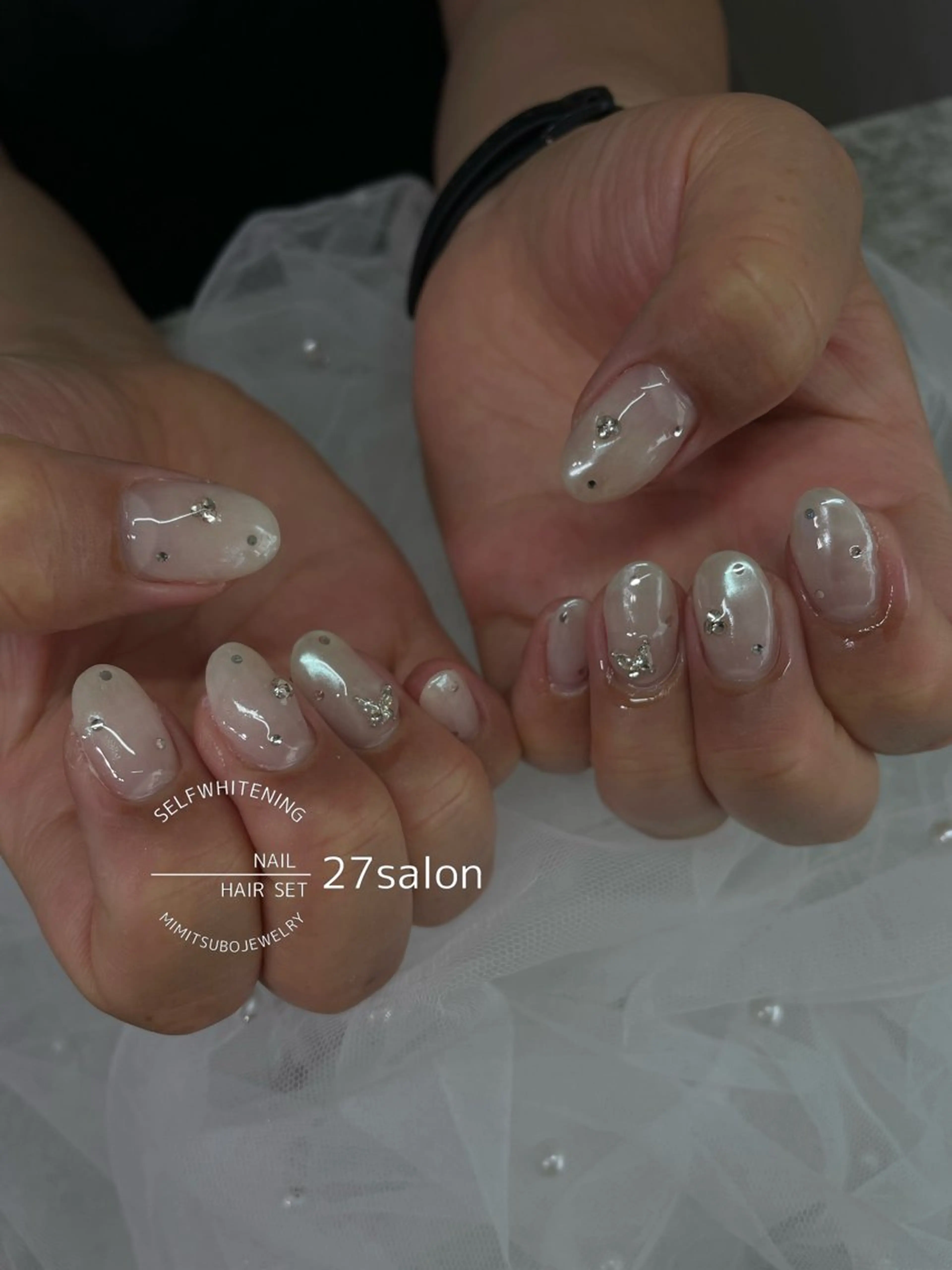 ネイル ミラーネイル ワンホンネイル ホワイト ハンドネイル 27salon yuinaのネイルデザイン