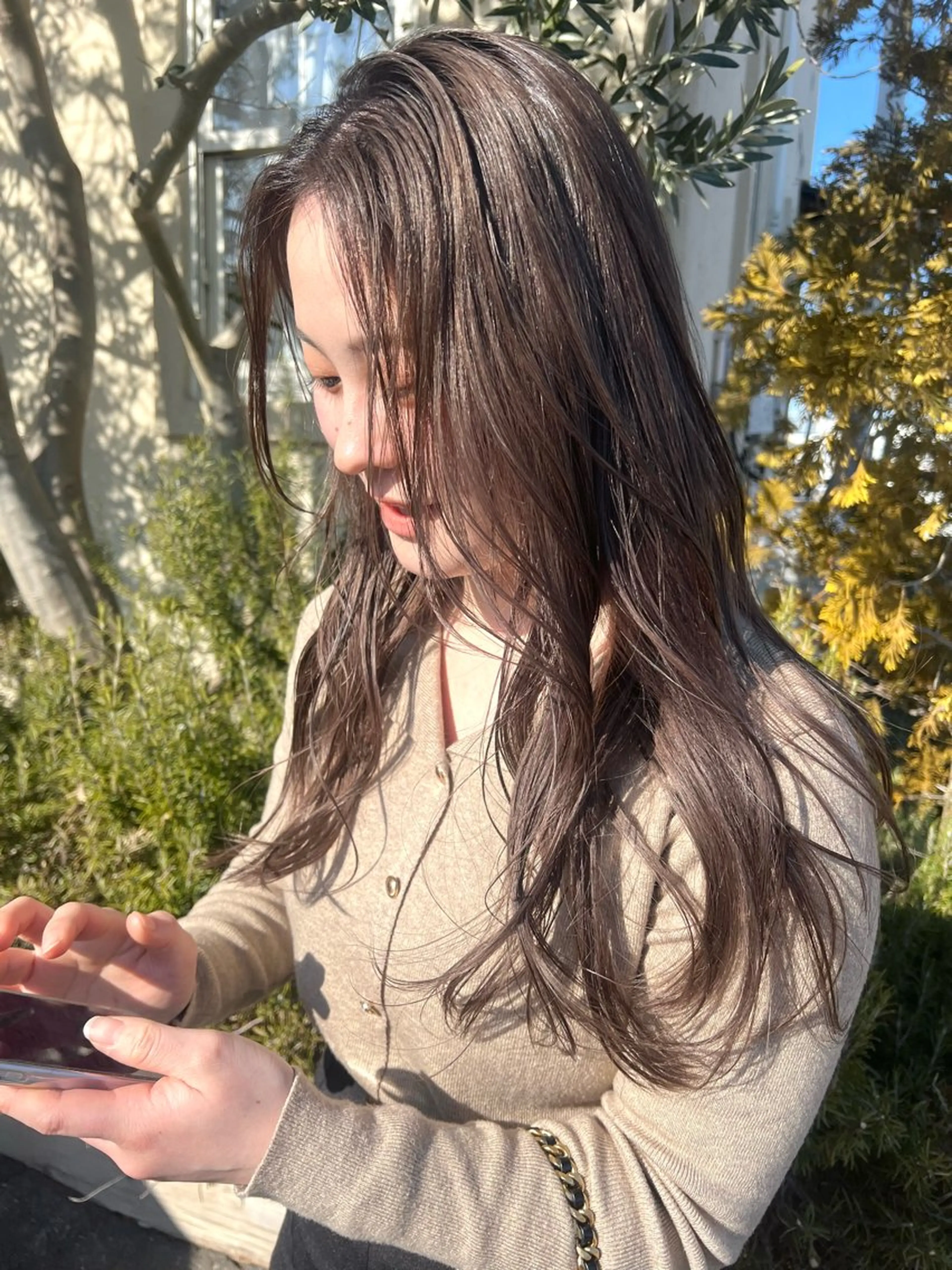 ロング カラー 透明感カラー グレージュ ラベンダーカラー ラベンダーグレージュ ラベンダーグレー 吉井 凜音のヘアスタイル