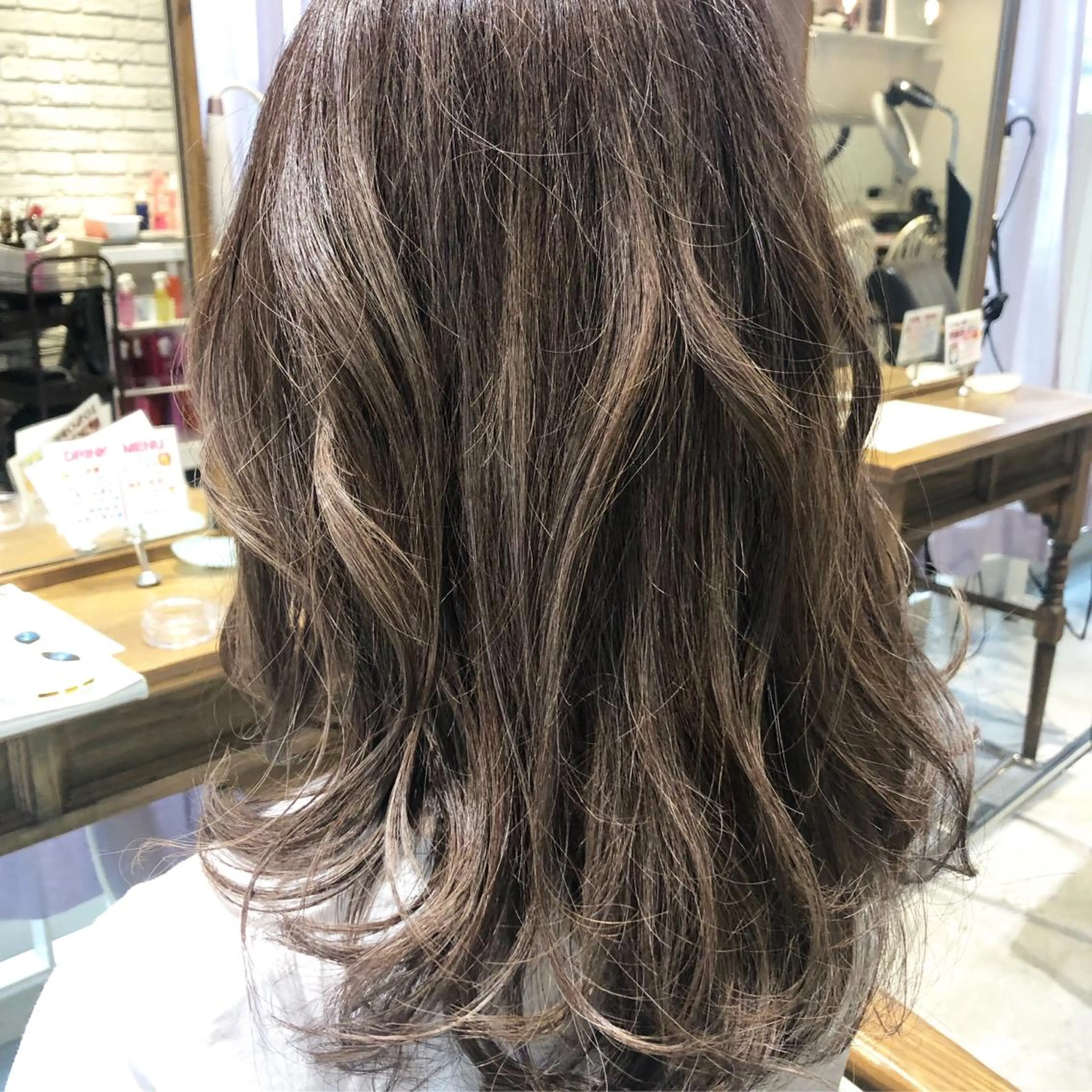 ロング カラー アッシュ ベージュカラー La   fith所属・坂口 功一郎のヘアスタイル