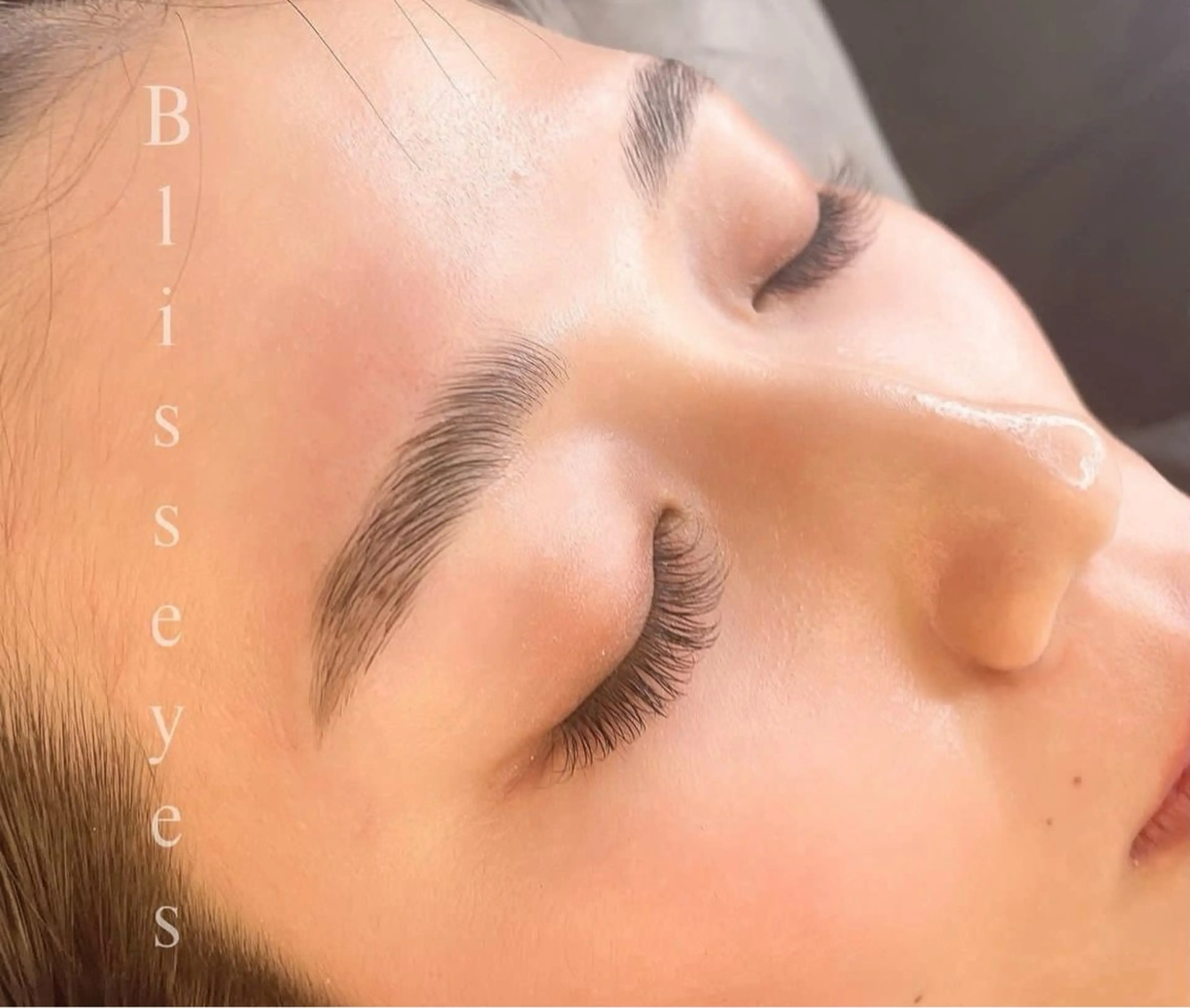 アイブロウ Bliss eyes canele所属・kanau かなうのマツエク・マツパデザイン