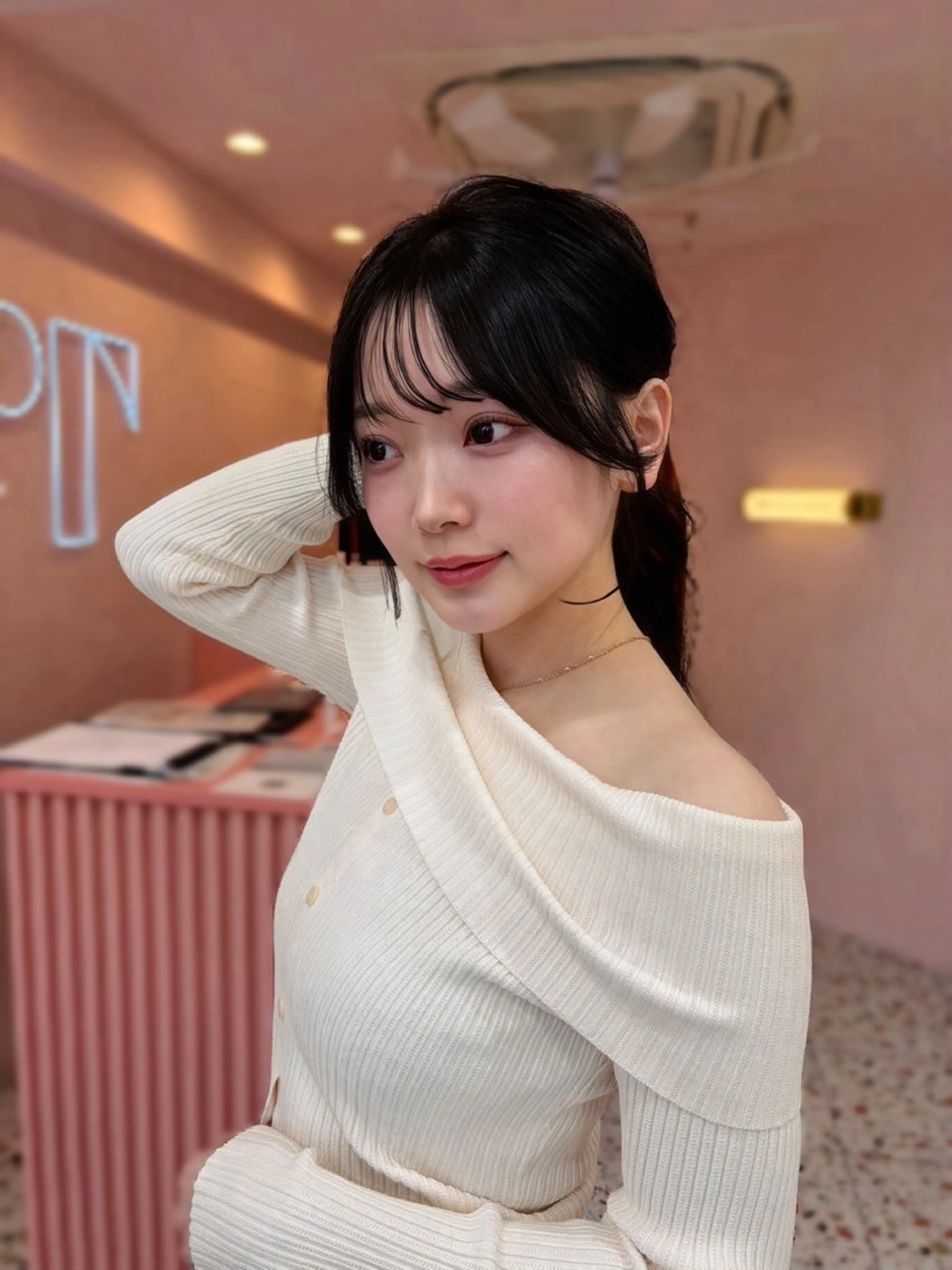 セミロング 顔まわりレイヤー 顔周りカット 韓国風ヘア レイヤーカット 似合わせカット カット トリートメント votan渋谷所属・木串 楽人のヘアスタイル