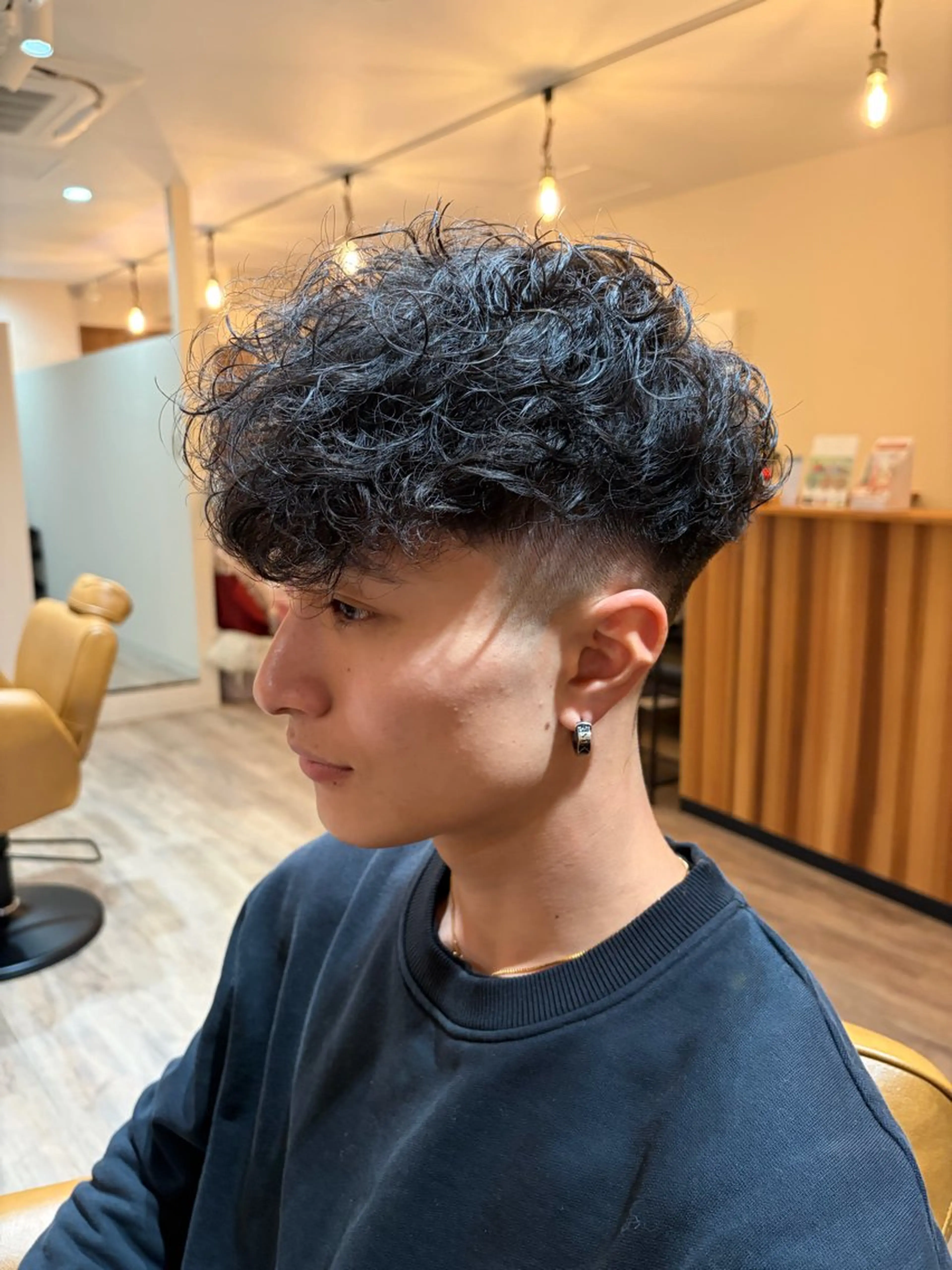 ショート パーマ メンズ スペインカール カット パーマ Flow所属・黒原 将貴のヘアスタイル