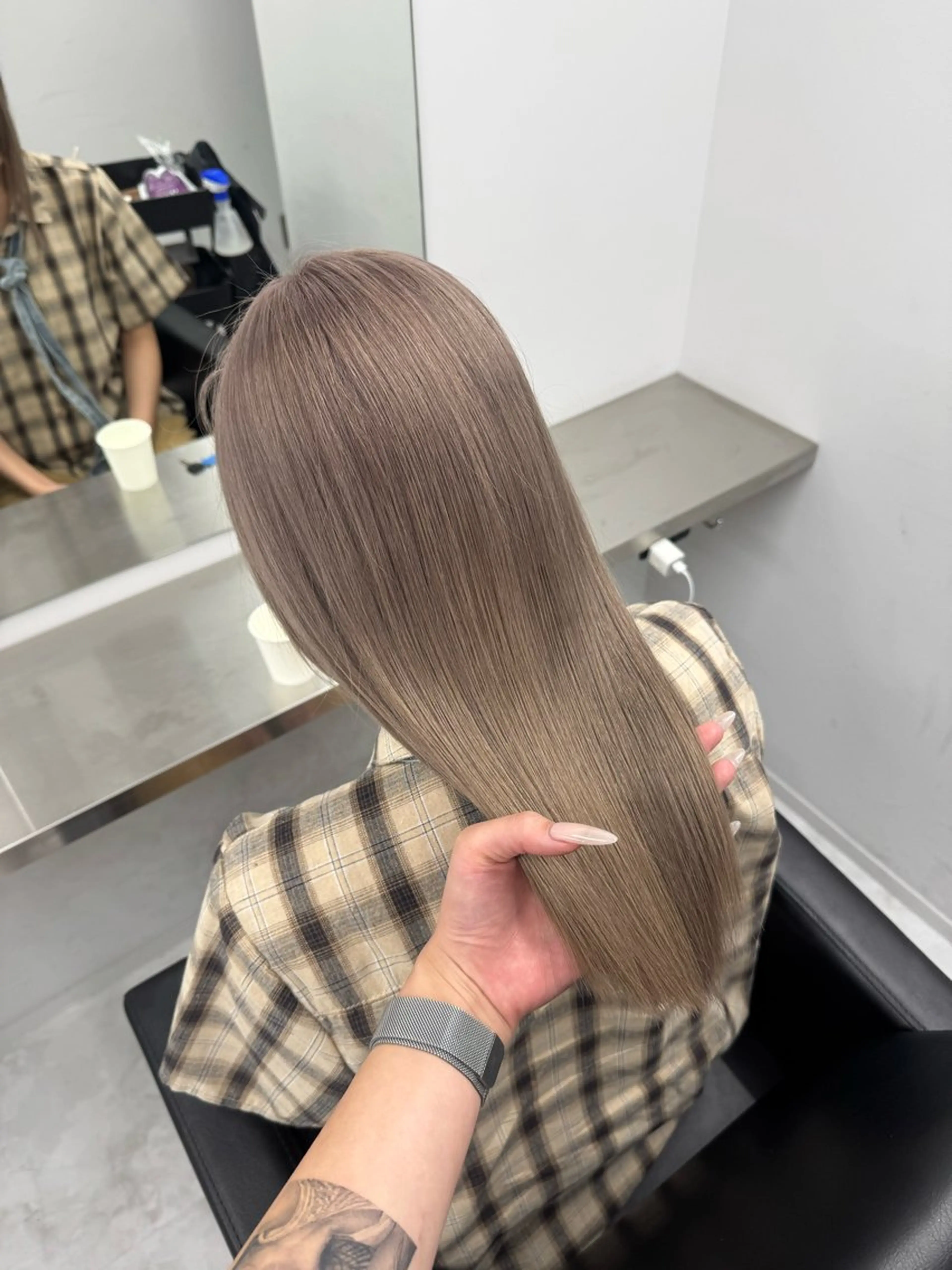 セミロング カラー グレージュ ヘアカラー トリートメント 透明感/ 艶ハイトーン/梨桜のヘアスタイル