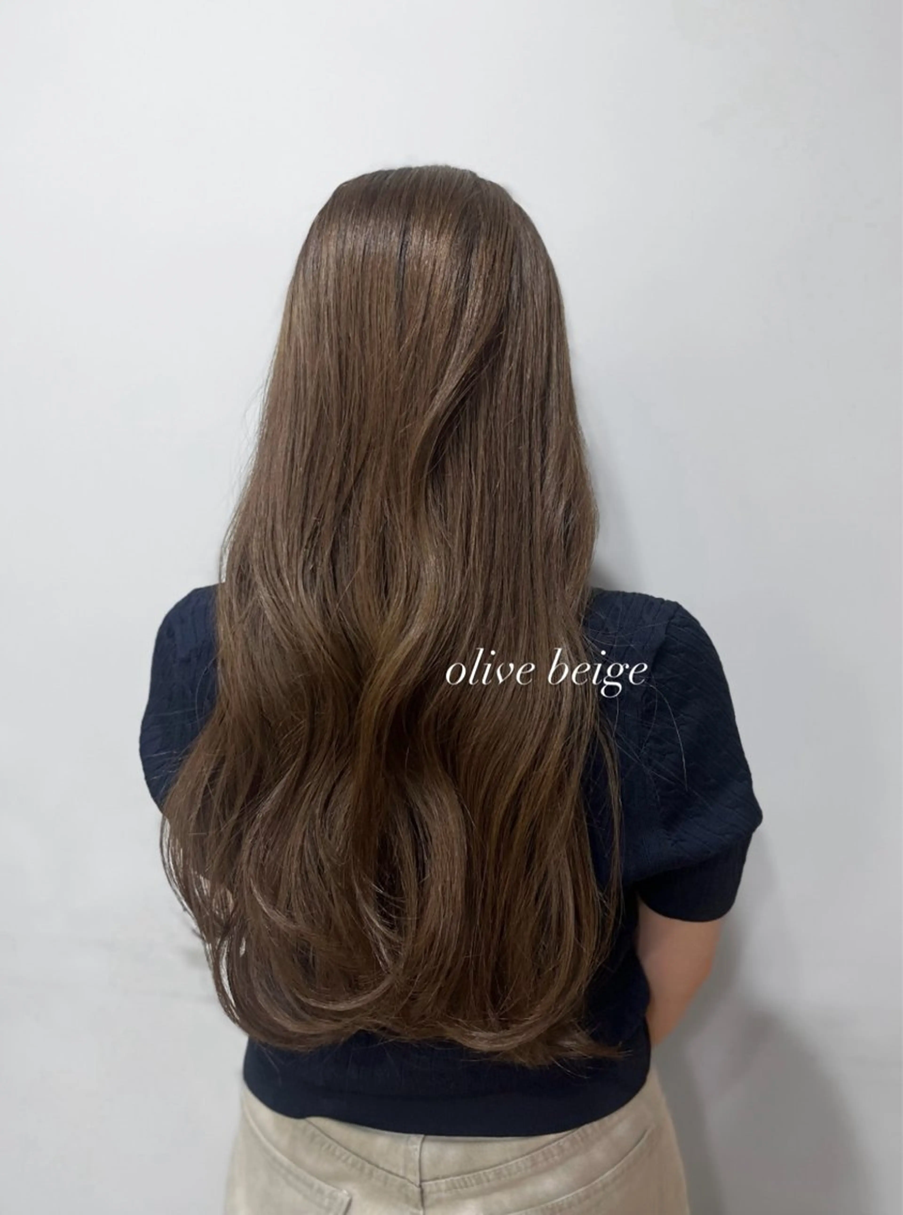 ロング カラー ブリーチ ブリーチなしカラー オリーブカラー カット ヘアカラー トリートメント 透明感カラー／ 艶感カラー／RAMUのヘアスタイル