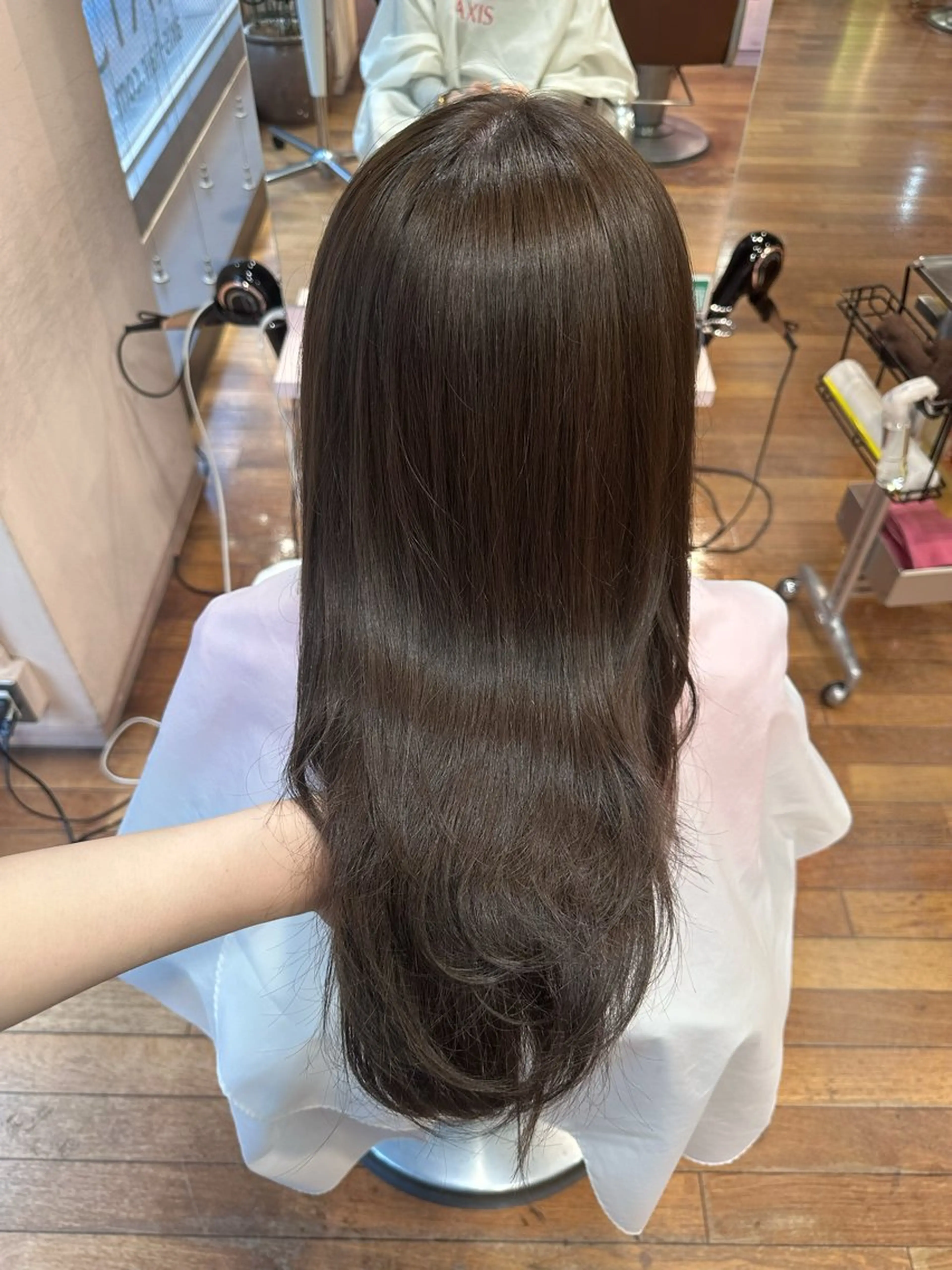 ロング カラー ヘアカラー 'axis hinaのヘアスタイル