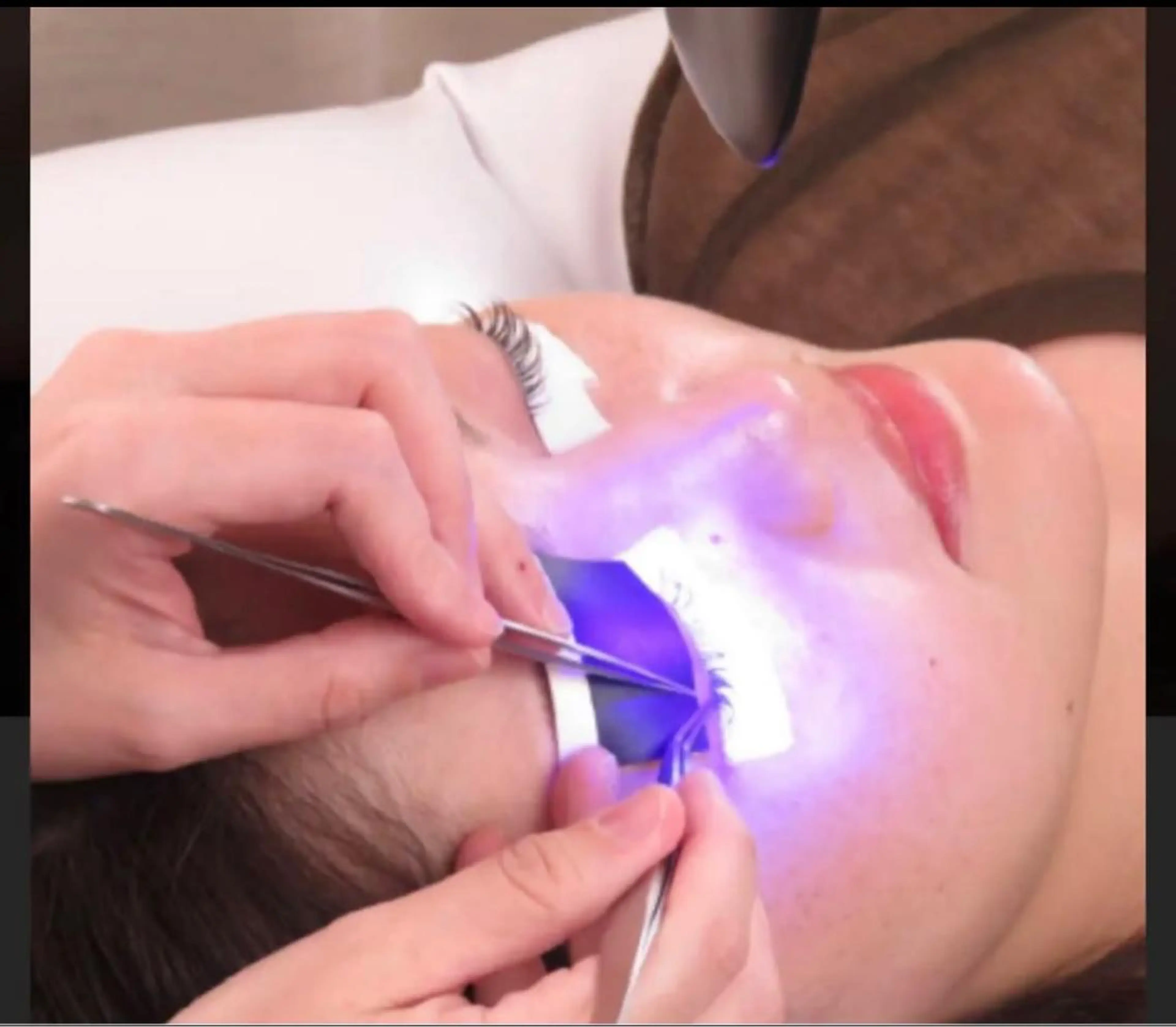 LED最高級フラットラッシュ^_^100本/今よりももっと美しさと健康を考えた次世代マツエク「LEDエクステ®」💕の写真