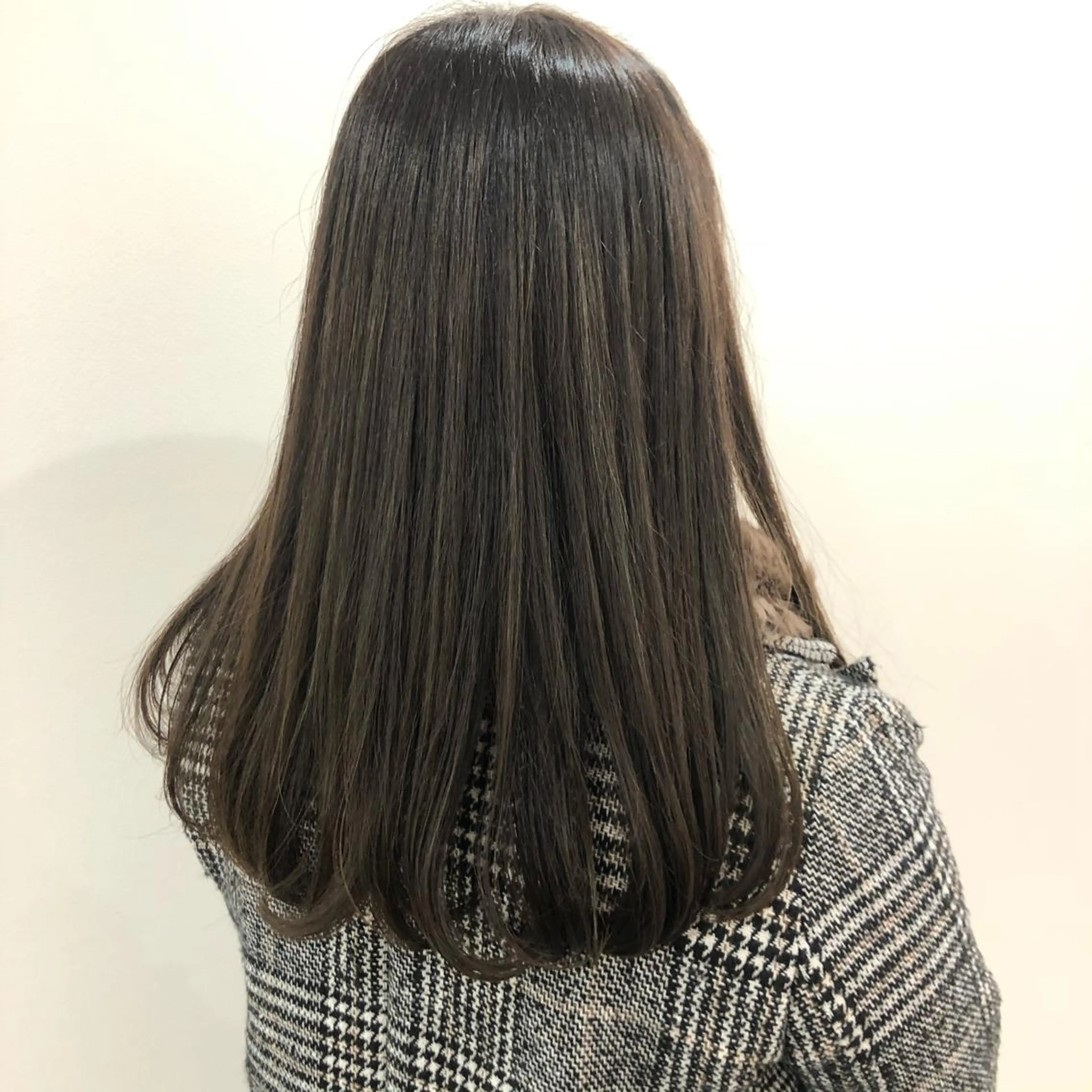 ロング カラー akane .のヘアスタイル