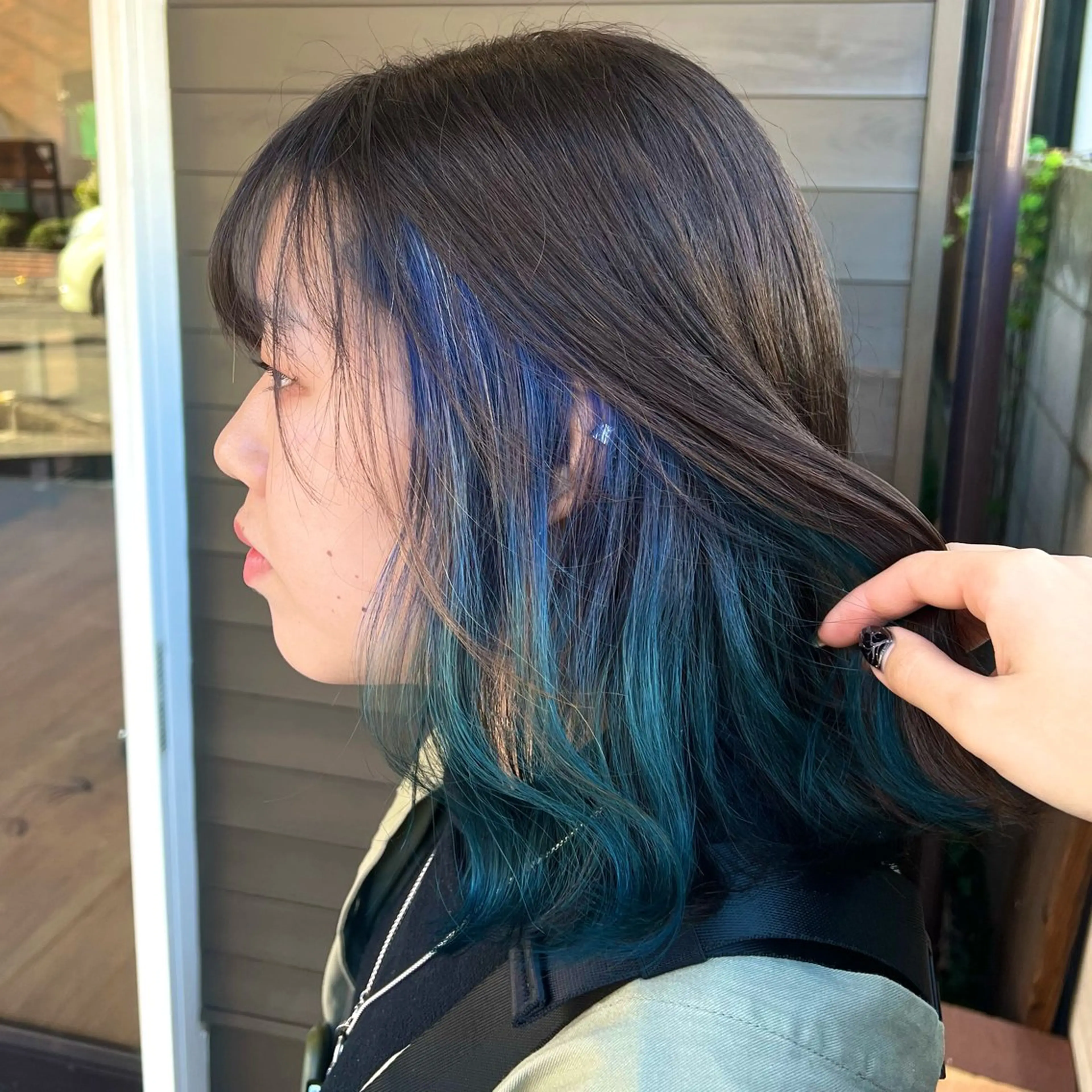 カラー ブルーカラー インナーカラー イシイ ハルナ 🤍のヘアスタイル