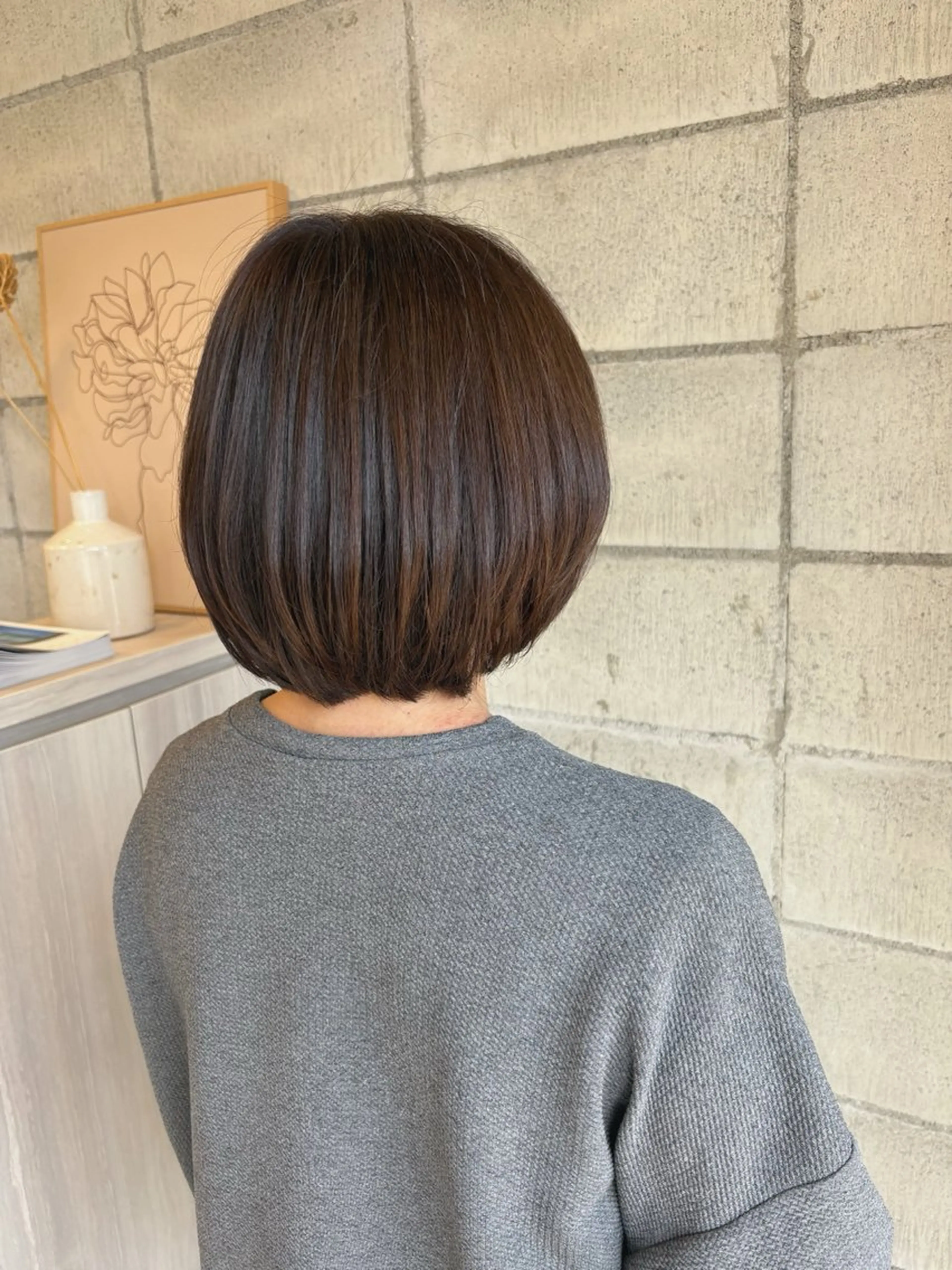 ショート カラー ボブ レイヤーカット カット ヘアカラー 中村 潮音のヘアスタイル