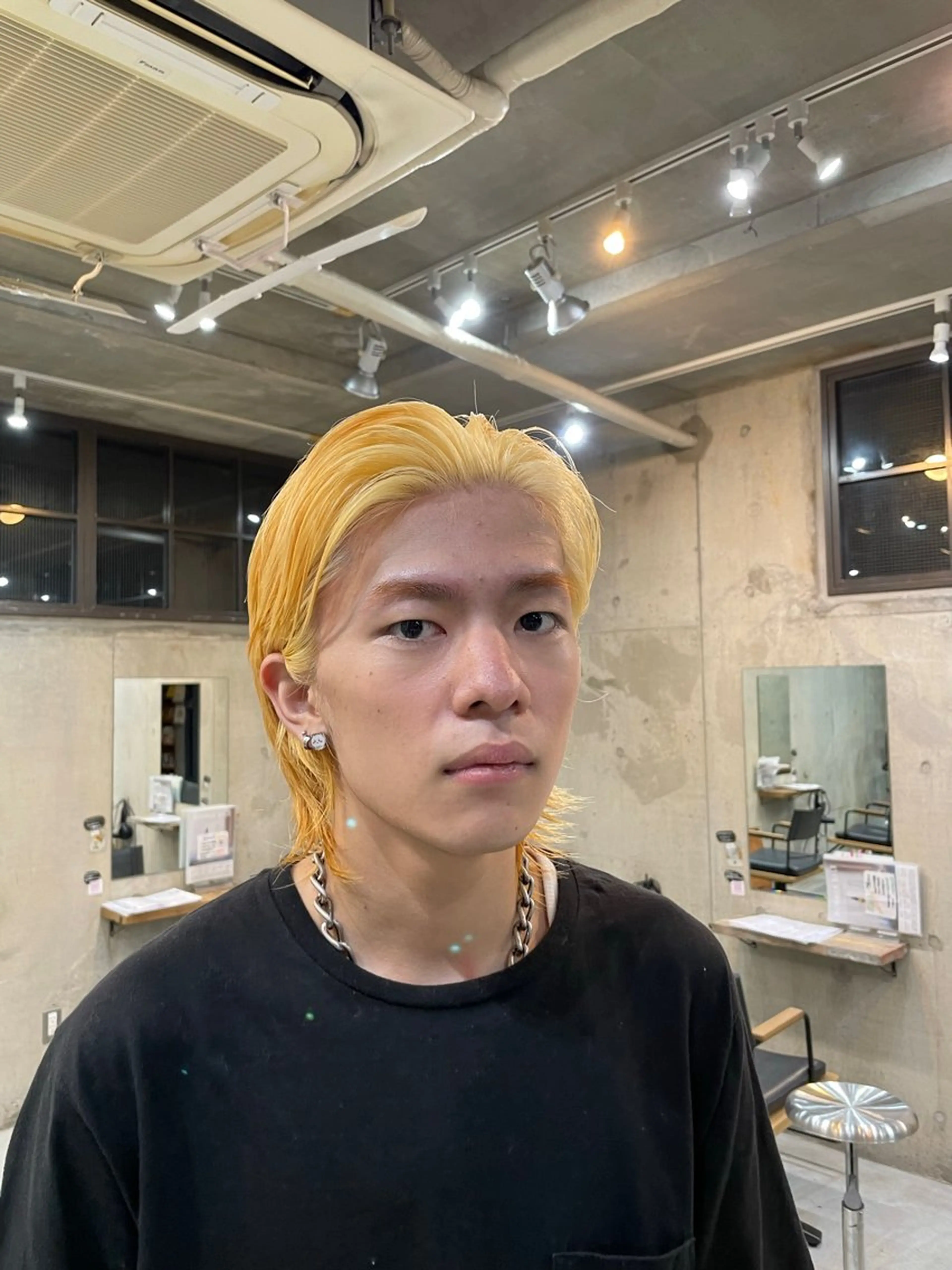 ショート カラー 山中 束真のヘアスタイル