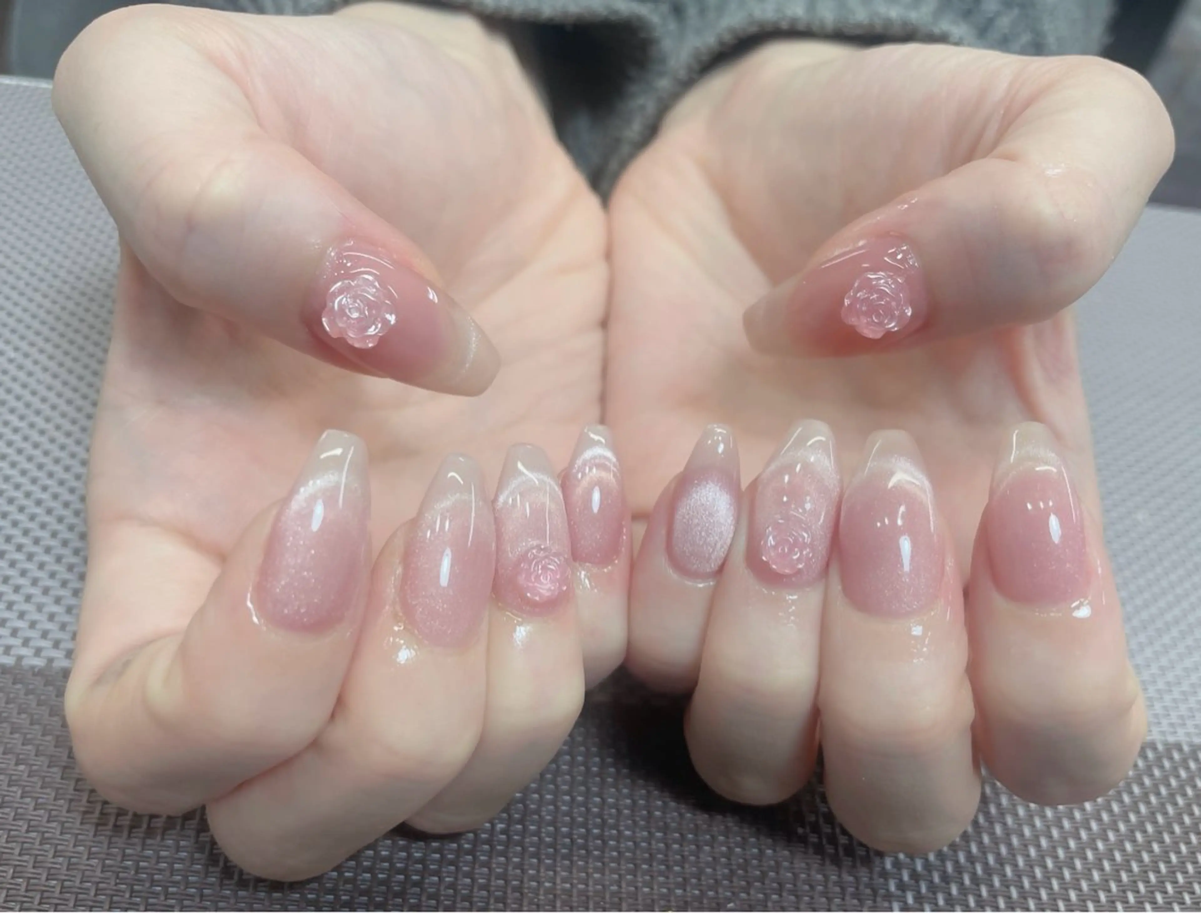 ネイル チークネイル 長さ出し フレンチネイル グラデーション キラキラネイル 中野駅から2分 MEO NAILのネイルデザイン