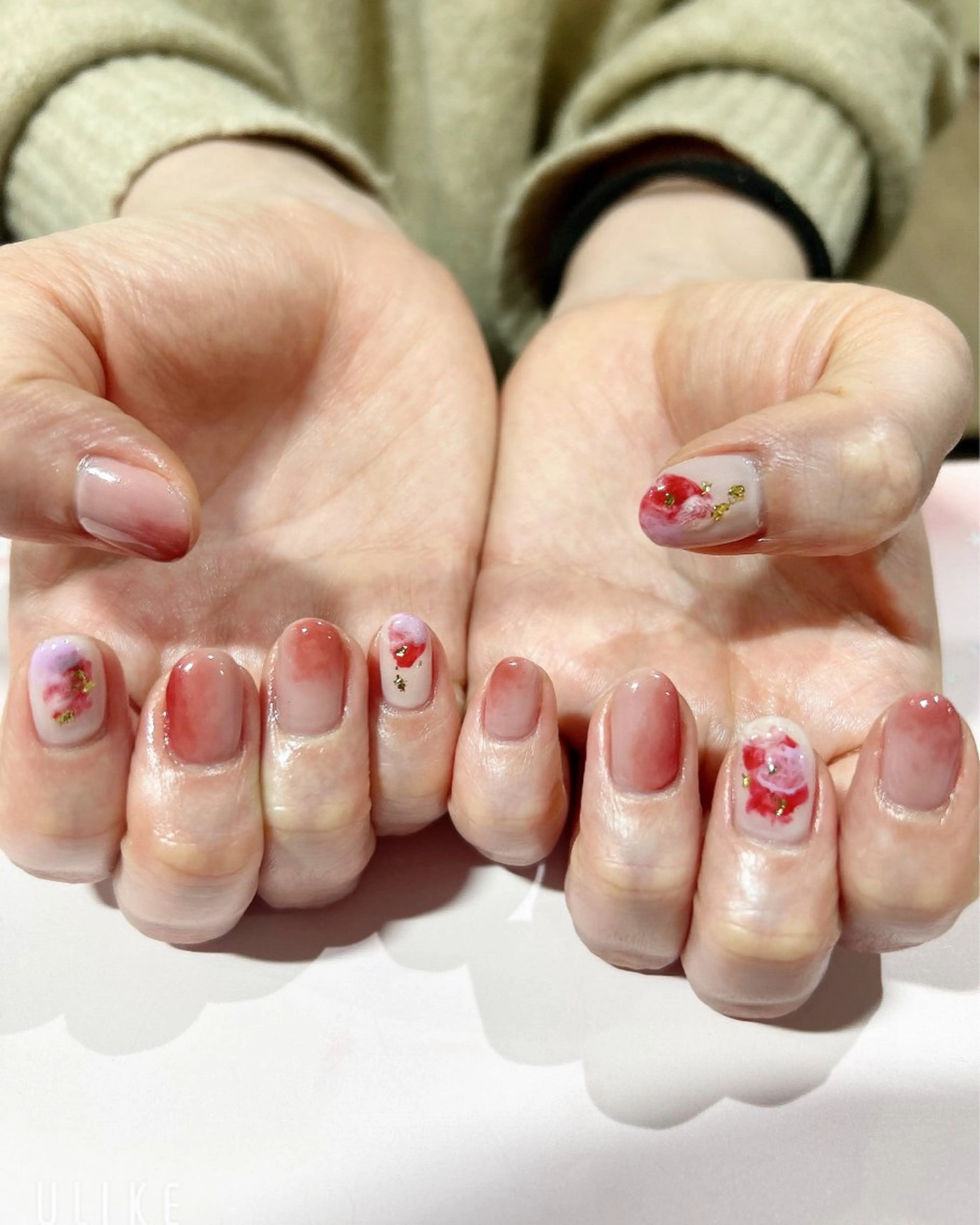 ネイル ニュアンスネイル ハンドネイル 吉野✨ ネイルデザイナー✨のネイルデザイン