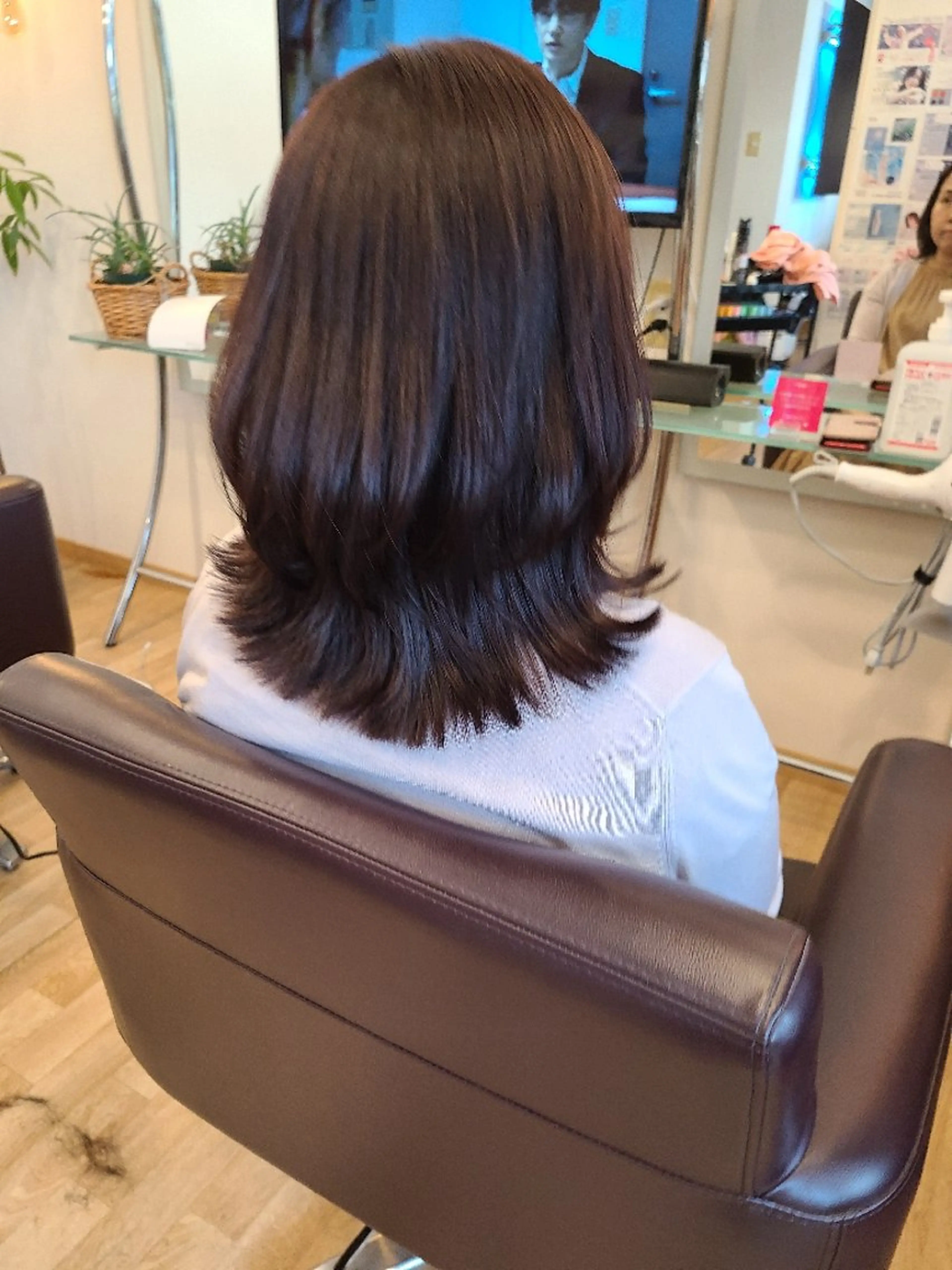 ミディアム シ マのヘアスタイル