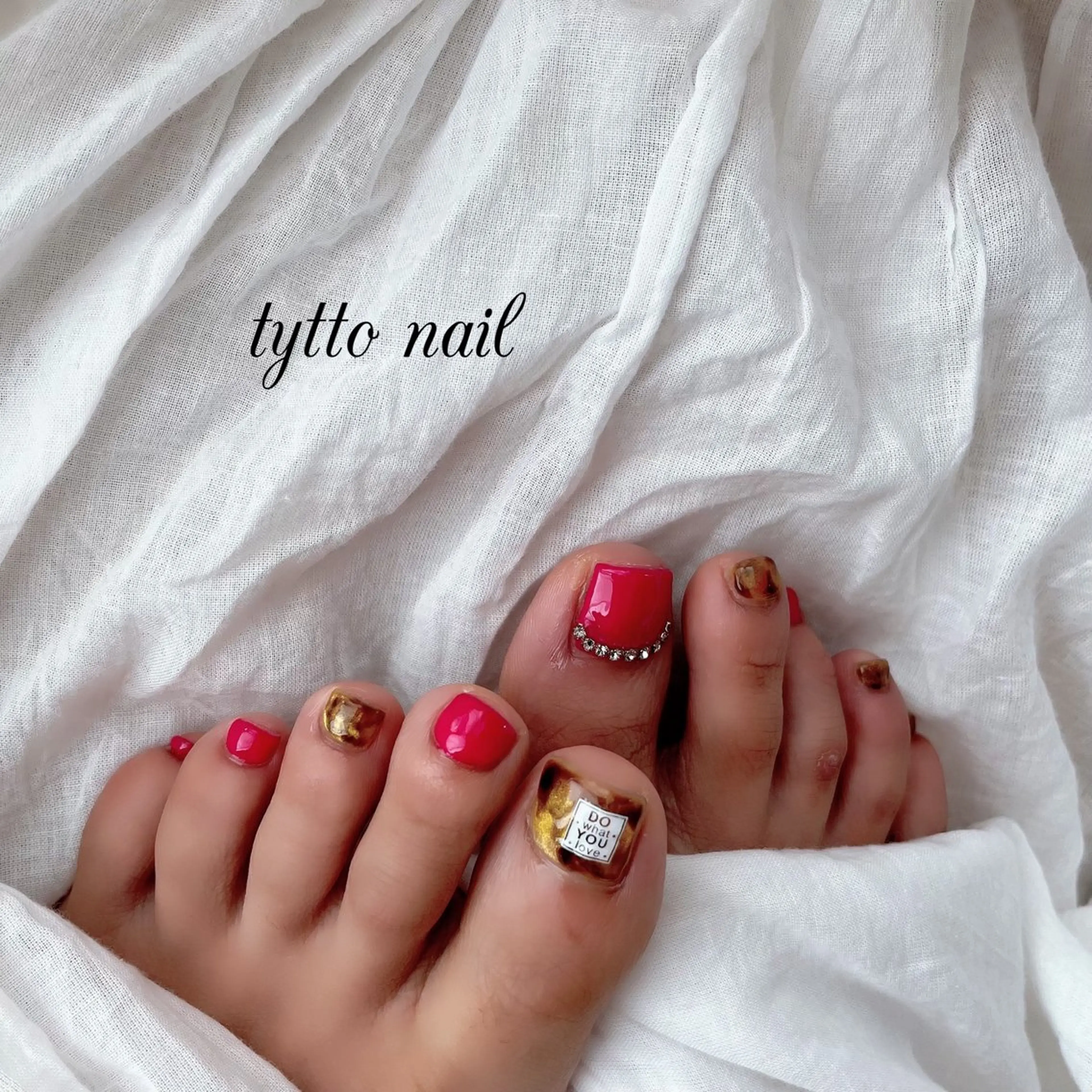 ネイル べっ甲ネイル フットネイル オフィスネイル ピンク 赤色 フットネイル tytto nail ❤︎‪‪eri‪‪のネイルデザイン