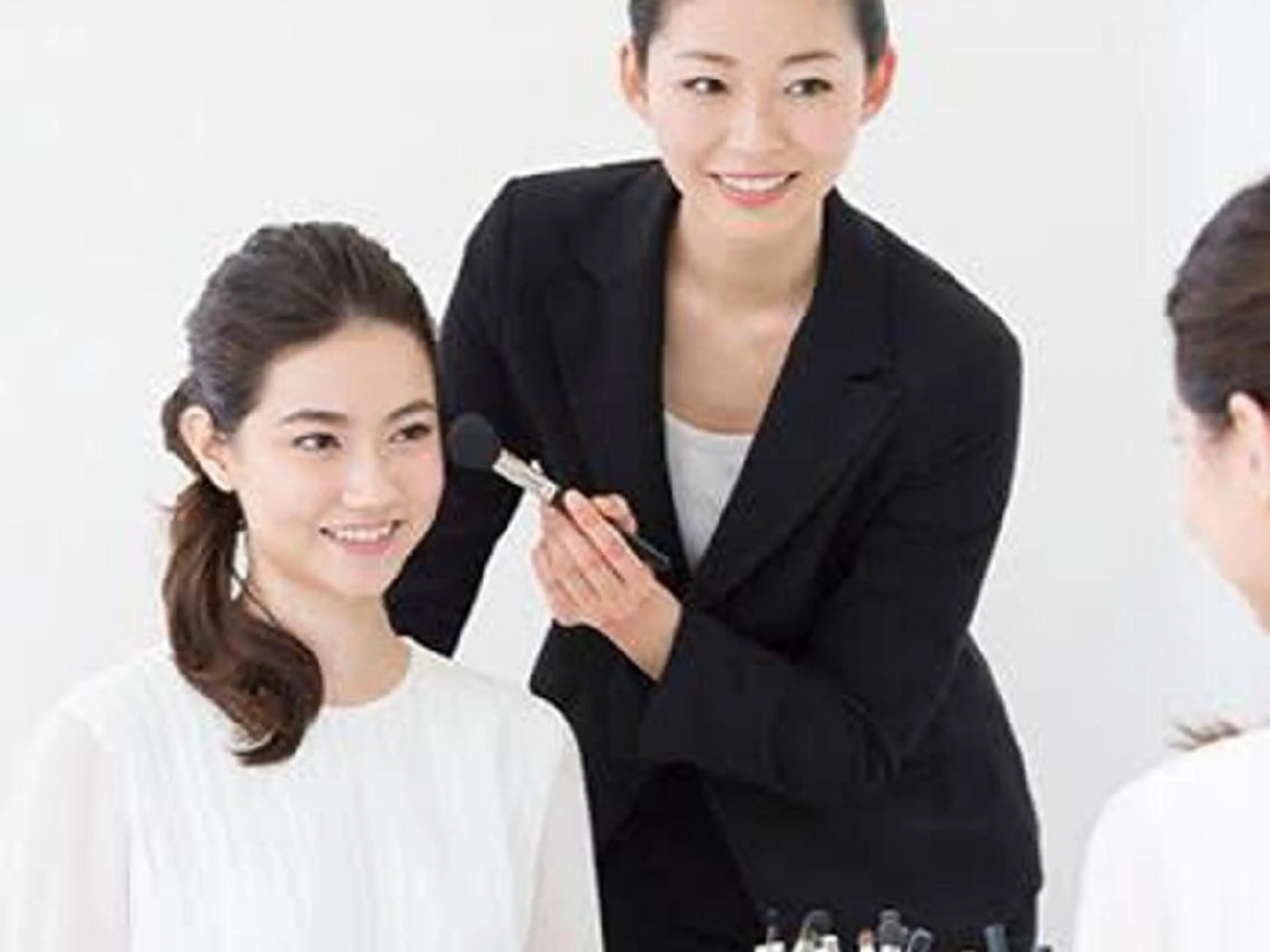 メークレッスン💄似合わせ眉の描き方💞ご希望の方はAI肌分析付き30分の写真