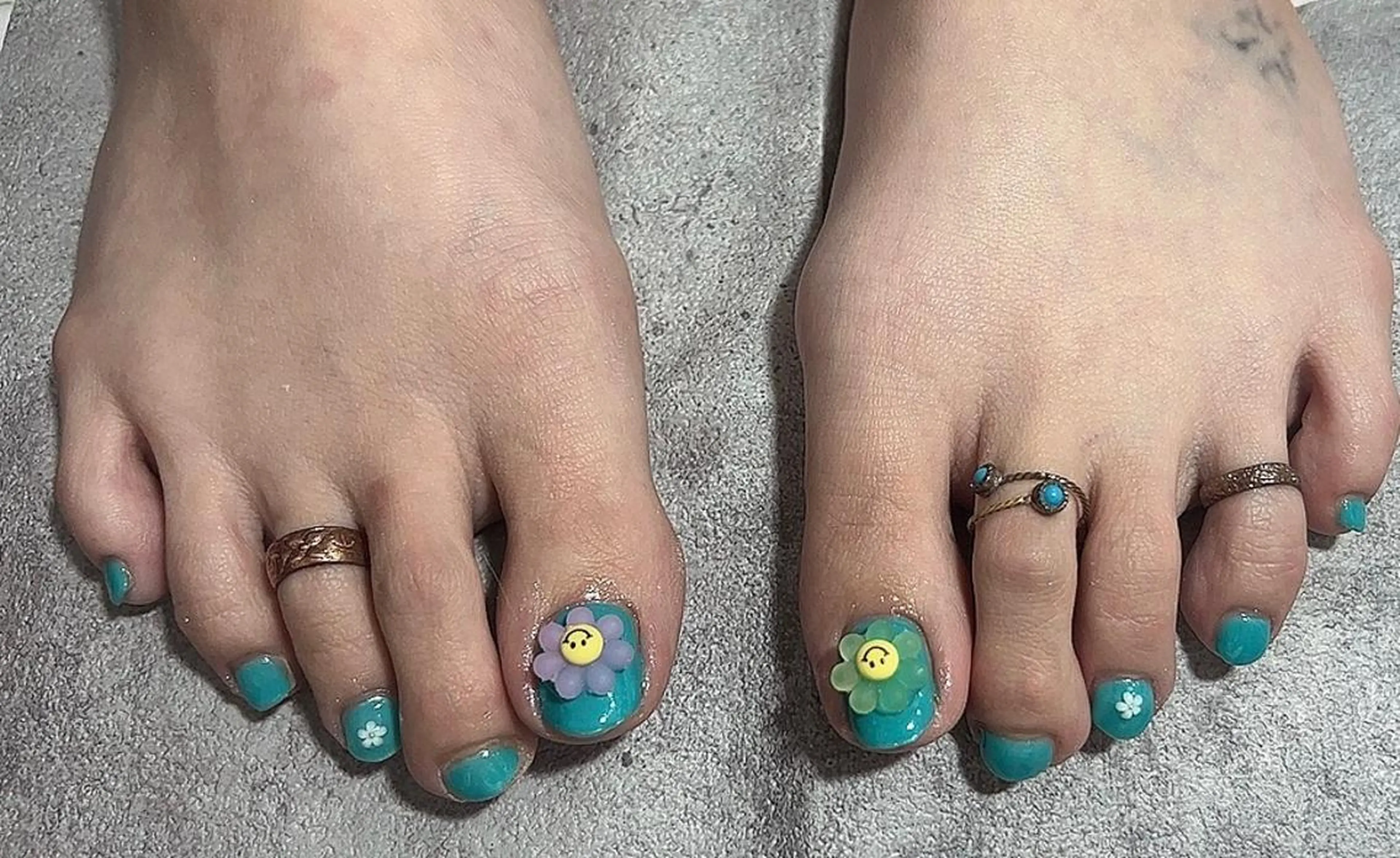 ネイル フットネイル ジェルネイル フットネイル Ruana Nailのネイルデザイン