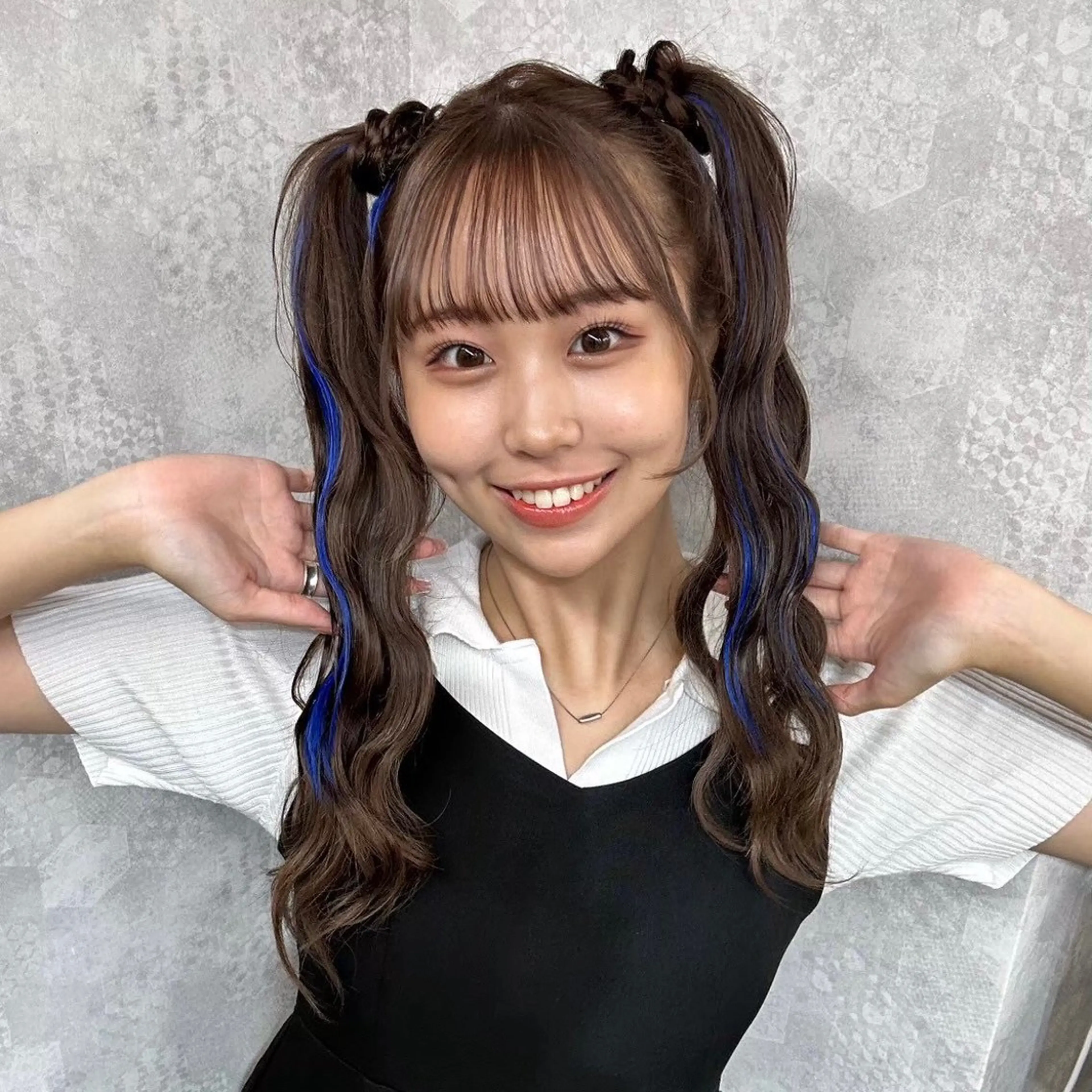 ロング ヘアアレンジ 🥀YUIHA🥀 テザインカラー♥のヘアスタイル