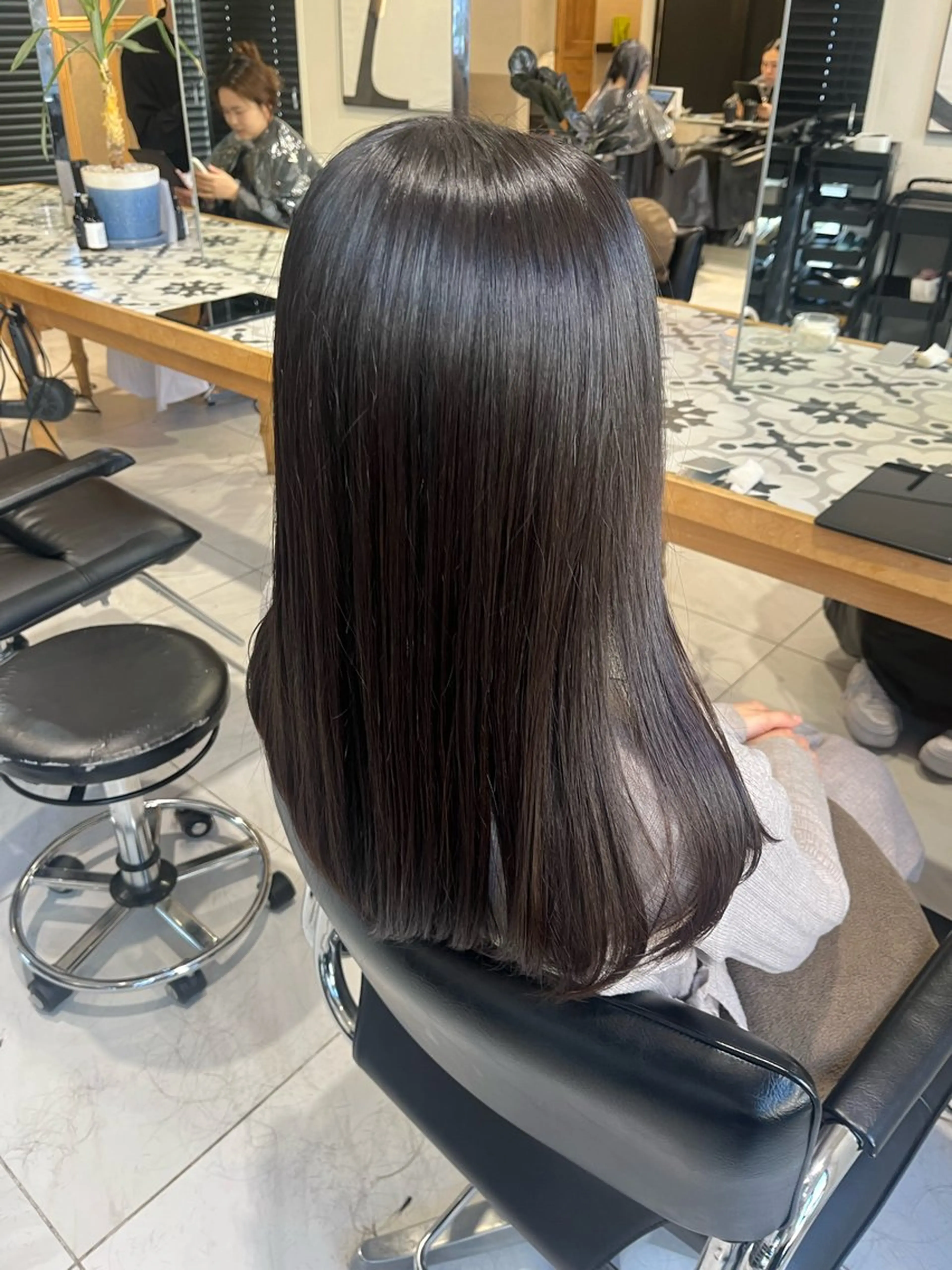 ロング 暗髪🐈‍⬛艶髪☔︎ 愛弥のヘアスタイル