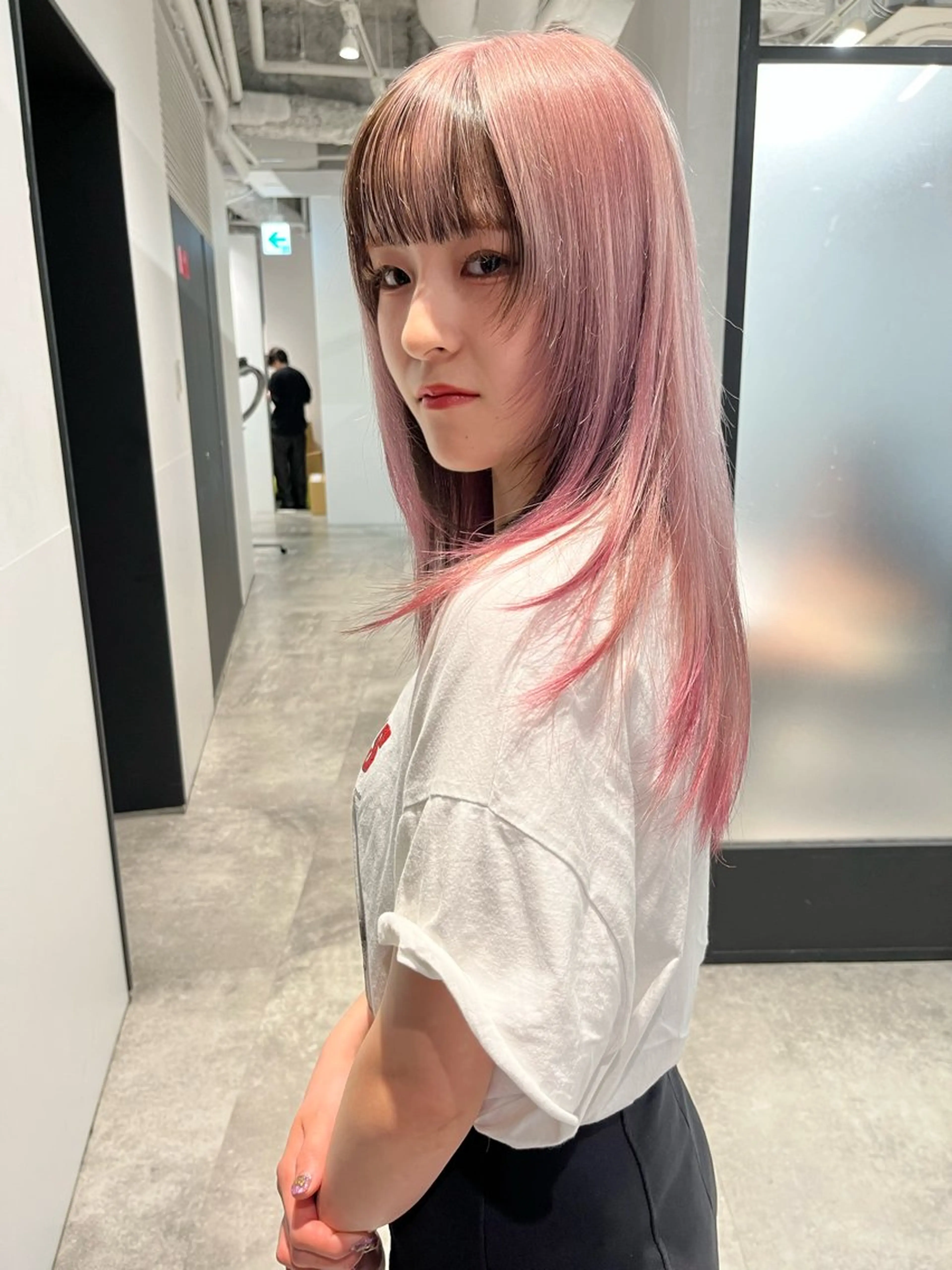 ミディアム カラー ヘアアレンジ カット ヘアカラー トリートメント ハイトーン/美髪矯正 🍃大江拓実のヘアスタイル