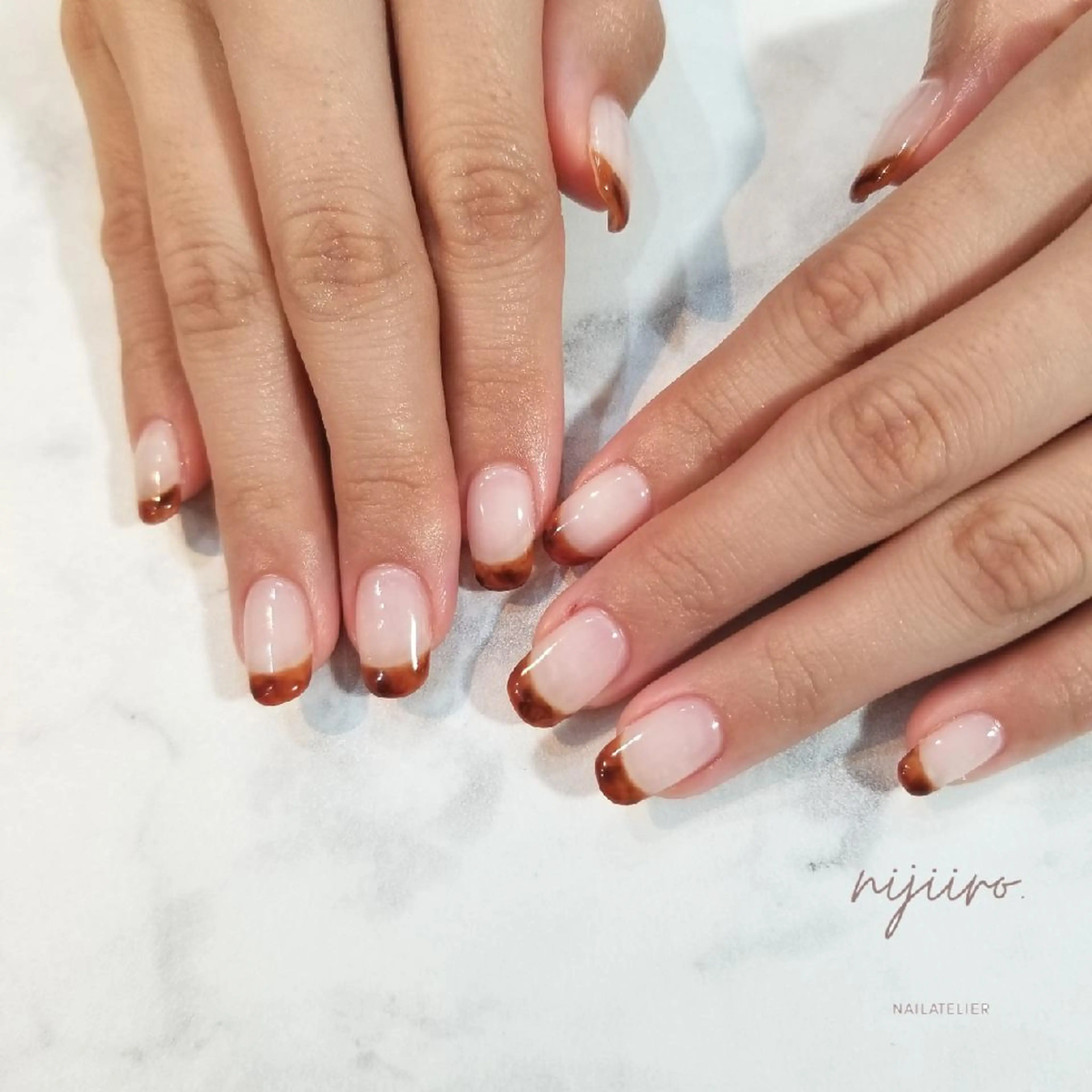 ネイル べっ甲ネイル フレンチネイル ハンドネイル nailatelier nijiiro.所属・nijiiro🌈 サトウのネイルデザイン