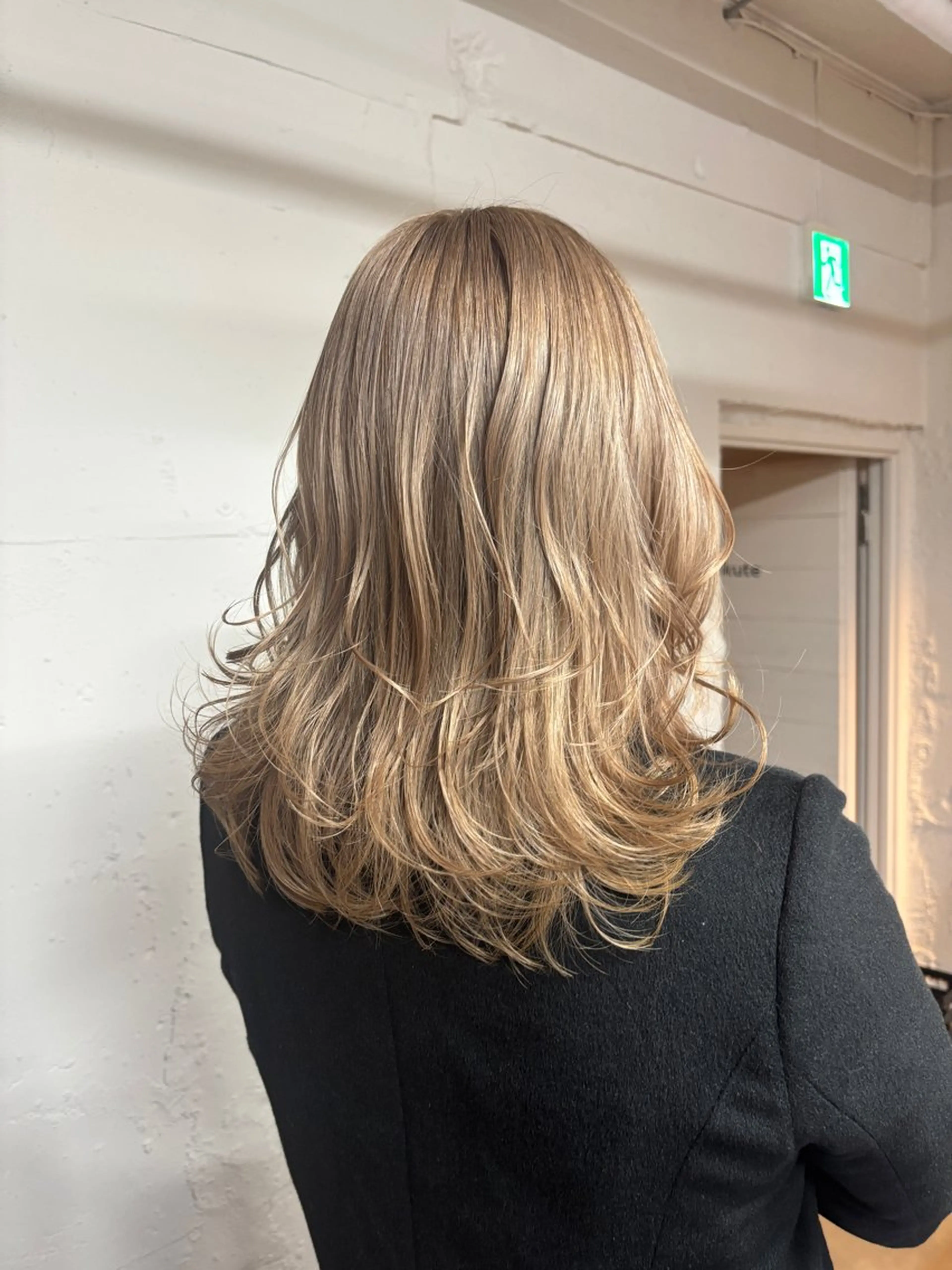 セミロング カラー 🩵似合わせカット SEIRA🩵のヘアスタイル