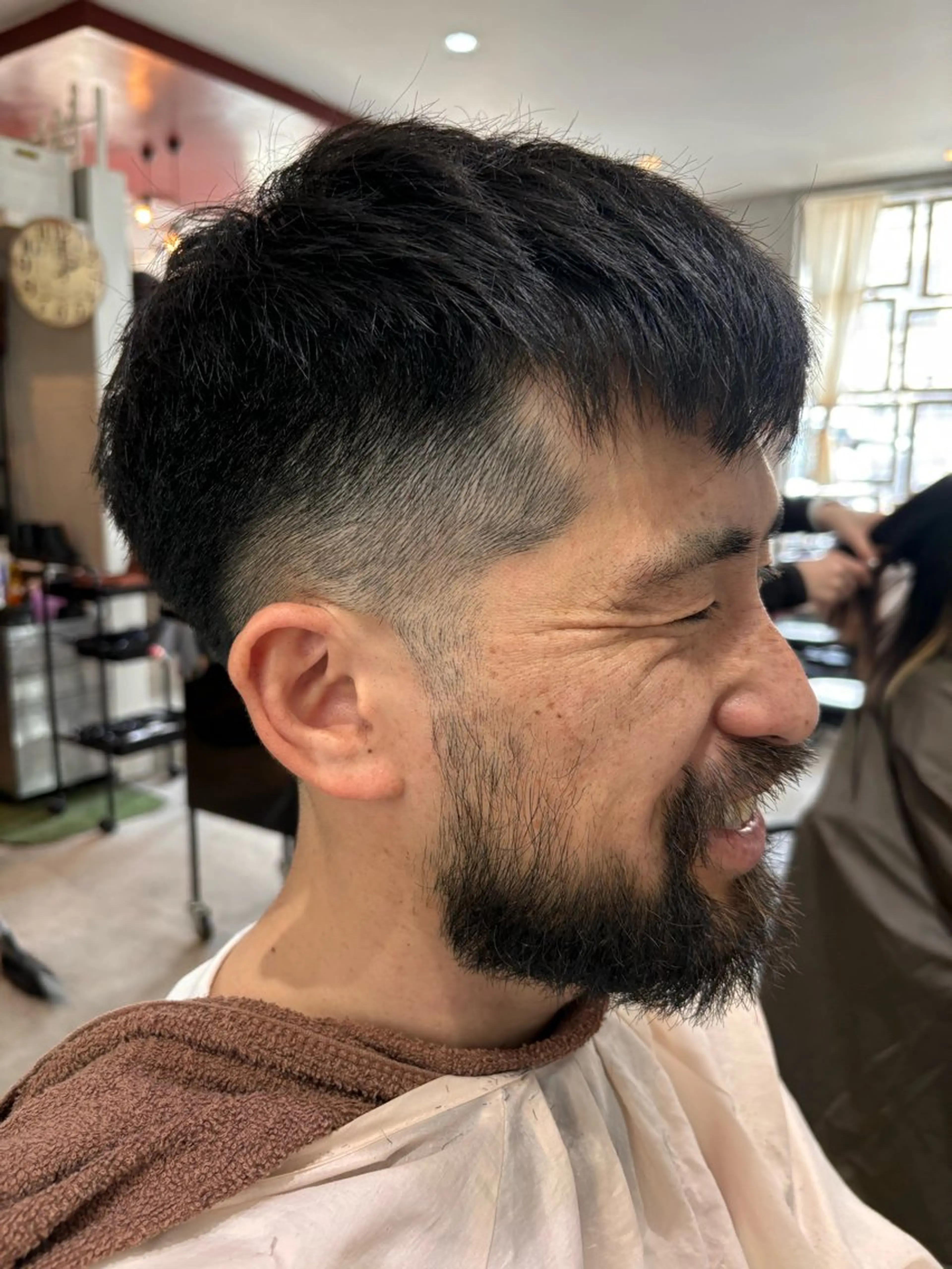 ショート メンズ センターパート フェードカット 刈り上げ ショートヘア 中目黒メンズ刈り上げ Harunaのヘアスタイル