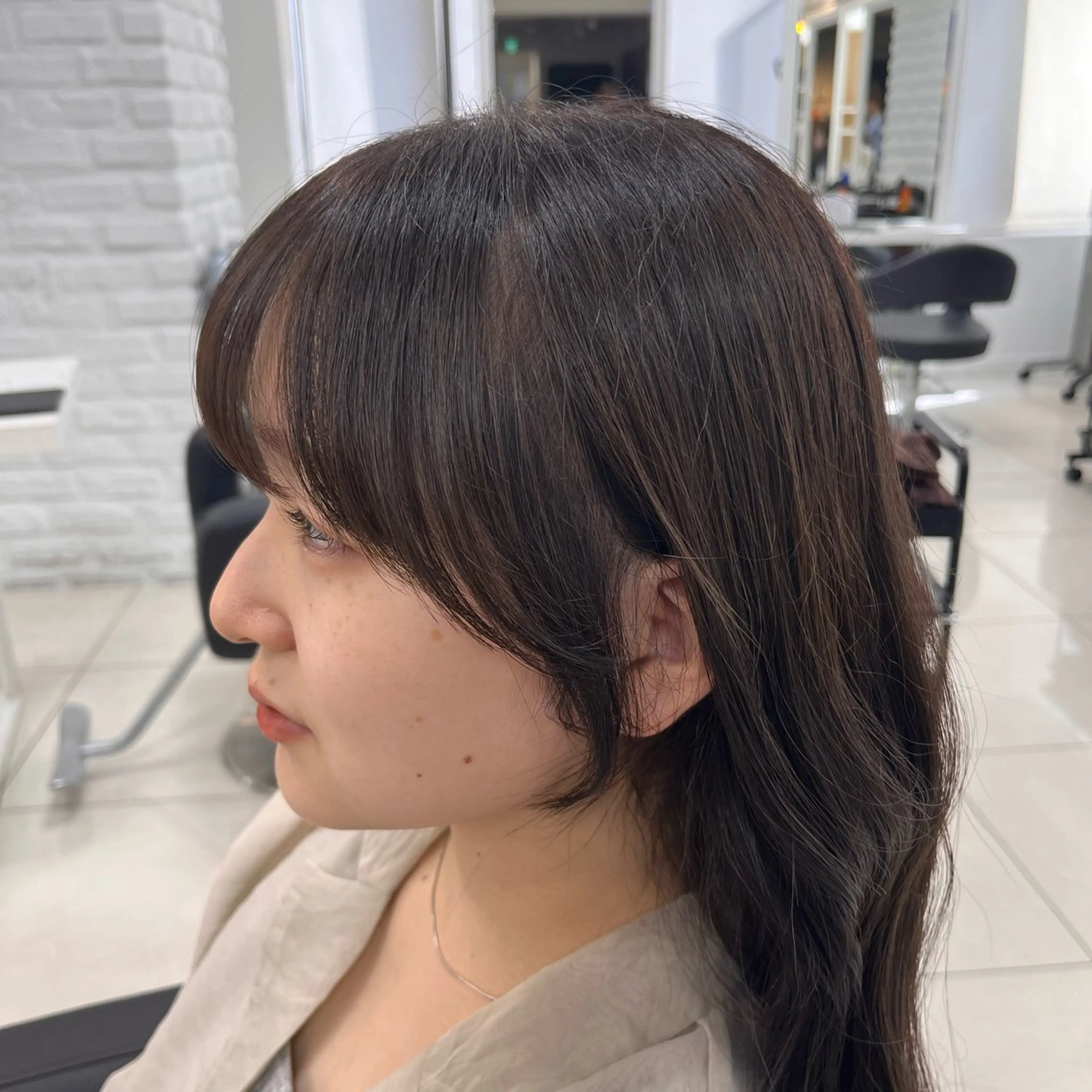 セミロング カラー おくれ毛 小顔カット カット ヘアカラー トリートメント 【センターパート/ マッシュ】ryokaのヘアスタイル