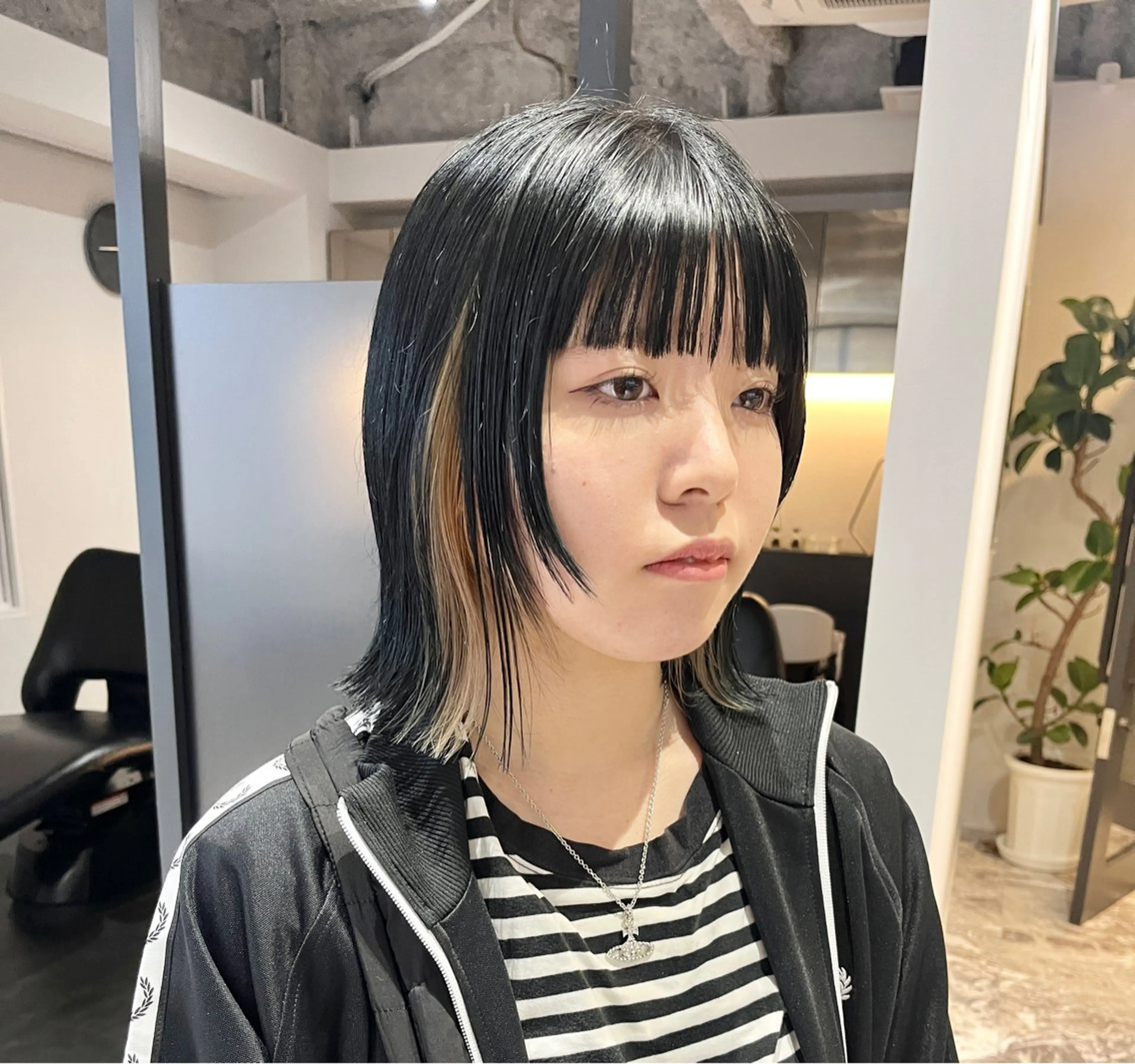 ⛄️【ケアブリーチ使用】インナーカラー+5stepトリートメントの写真