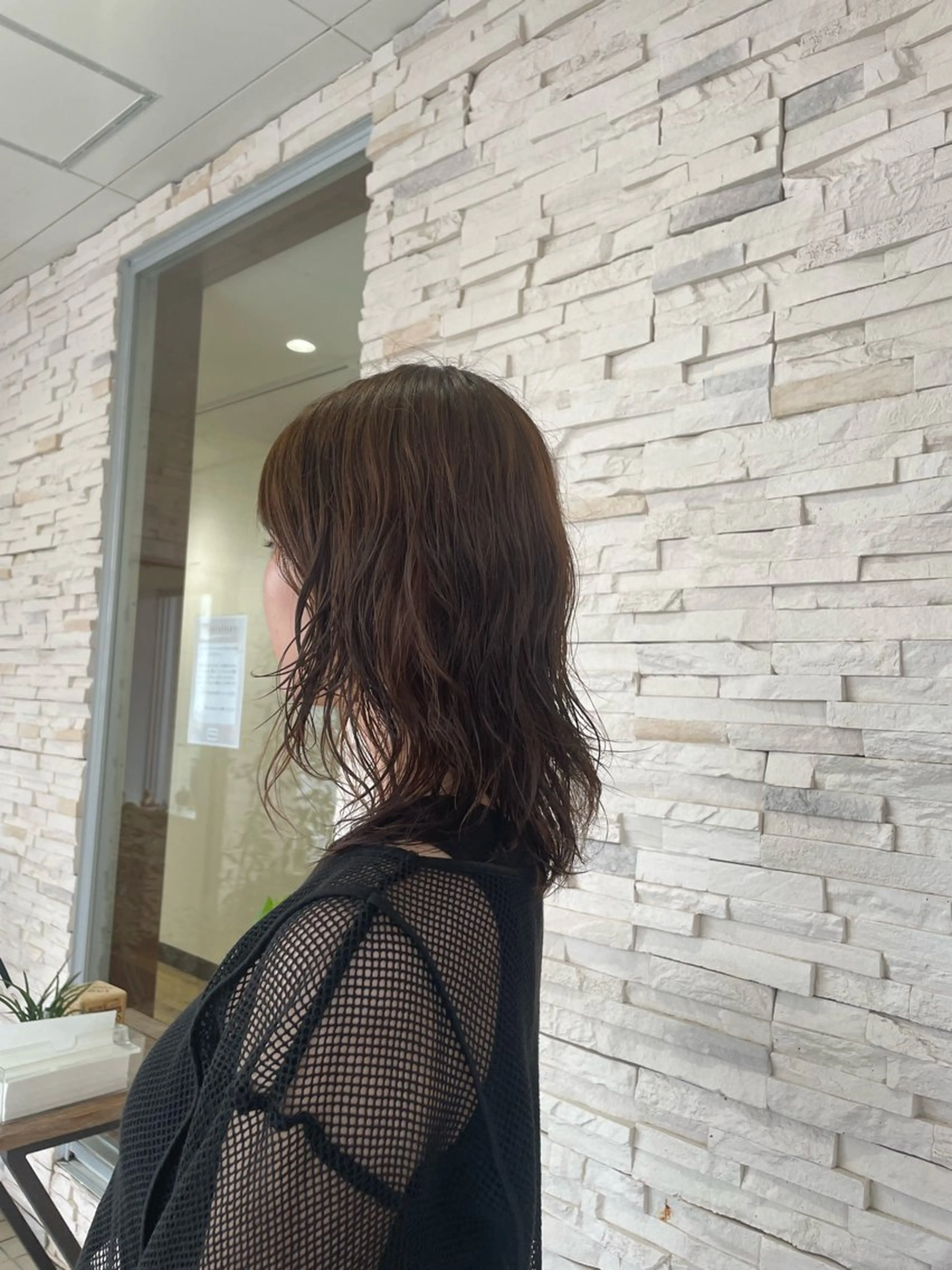 ミディアム パーマ ミディアムパーマ カット ヘアーメイクデビュー所属・新里 涼花のヘアスタイル