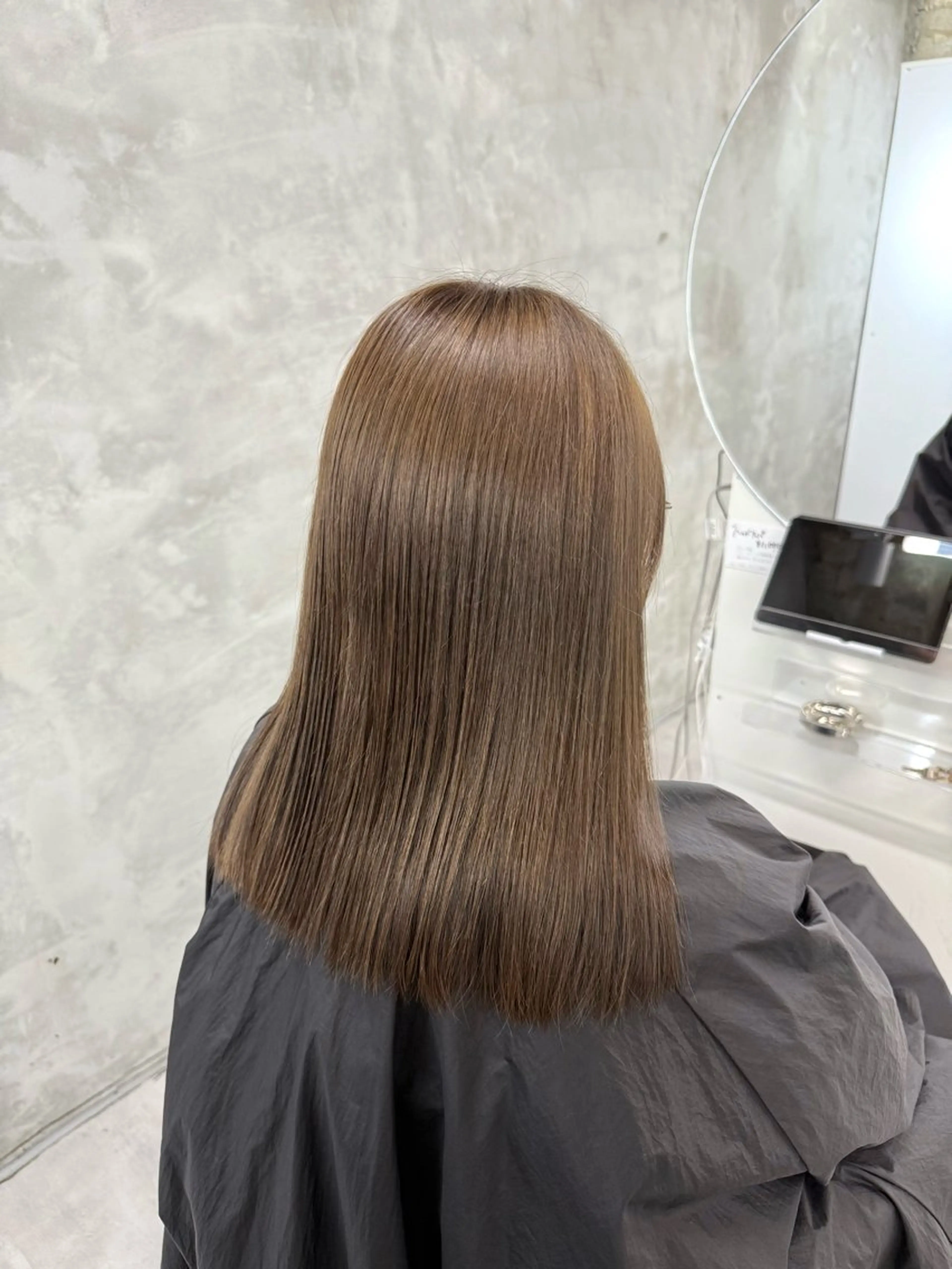 セミロング カラー 透明感カラー ヘアカラー トリートメント yuuna ✮ レイヤーカットのヘアスタイル