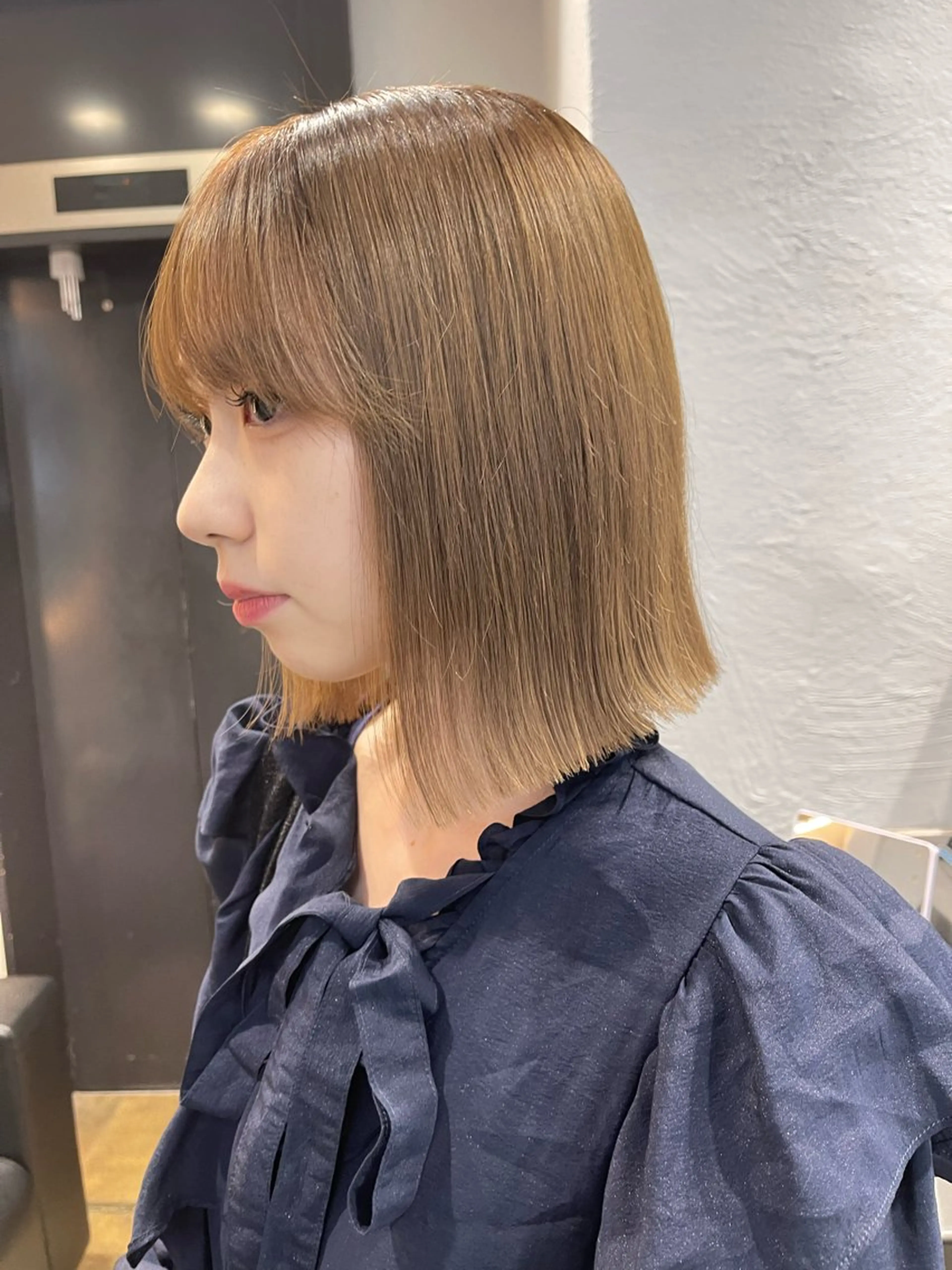 ミディアム カラー ブリーチ ケアブリーチ デザインカラー ダブルカラー イヤリングカラー TATSUブリーチ/ ミルクティーベージュのヘアスタイル