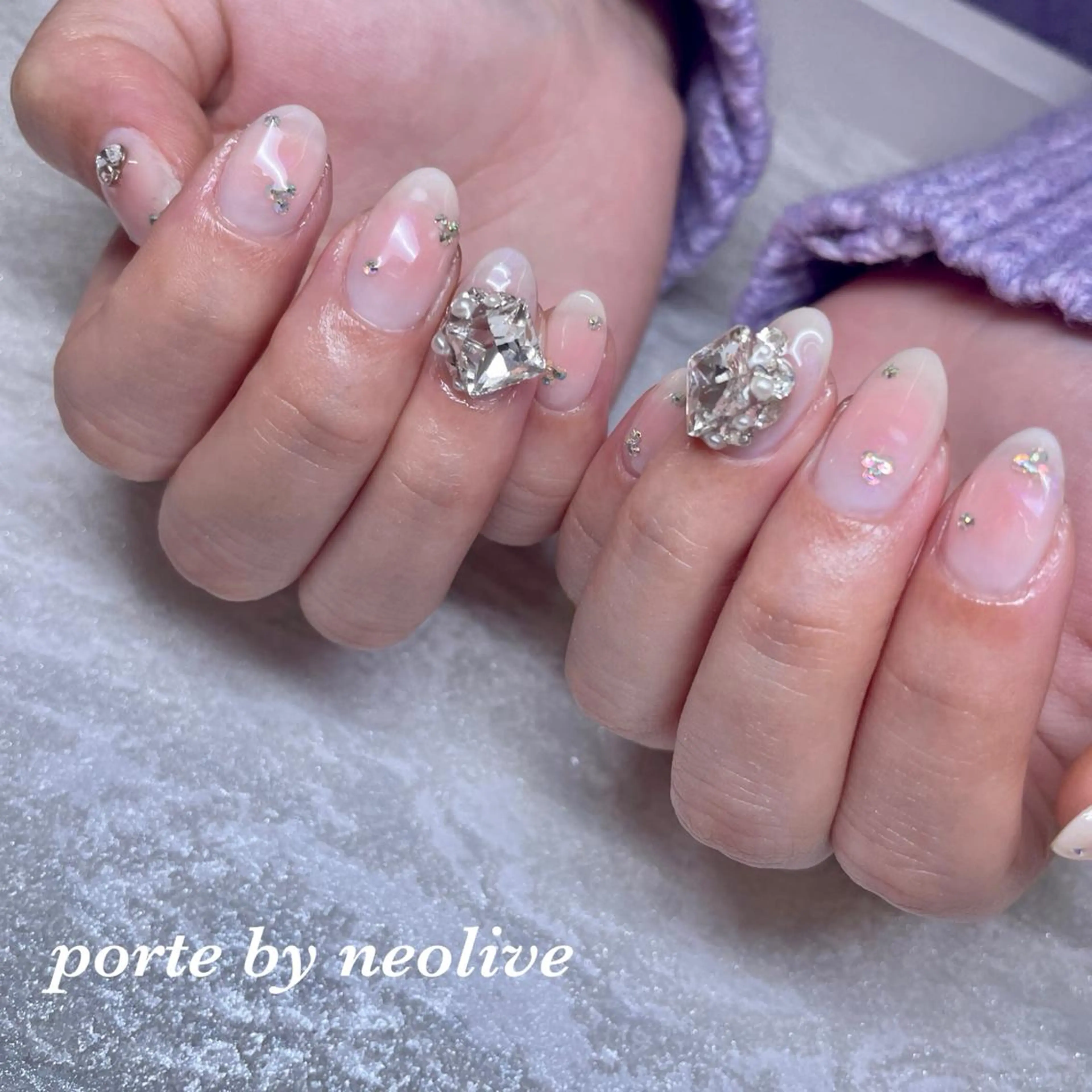 ネイル ストーンネイル nail Eclat所属・志賀野 美喜のネイルデザイン