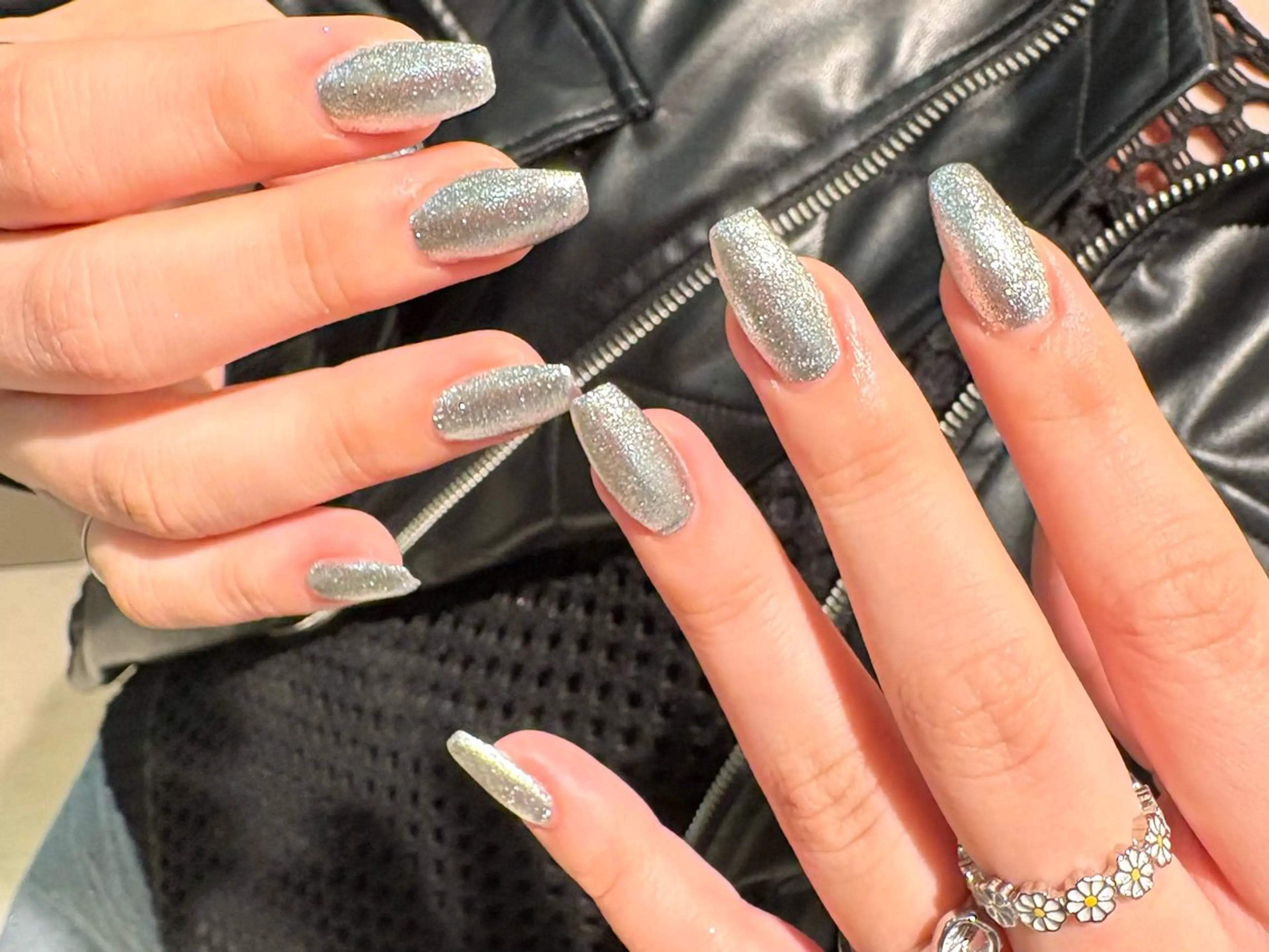 ミディアム 🎀韓国ネイル/ キラキラネイル専門店のネイルデザイン