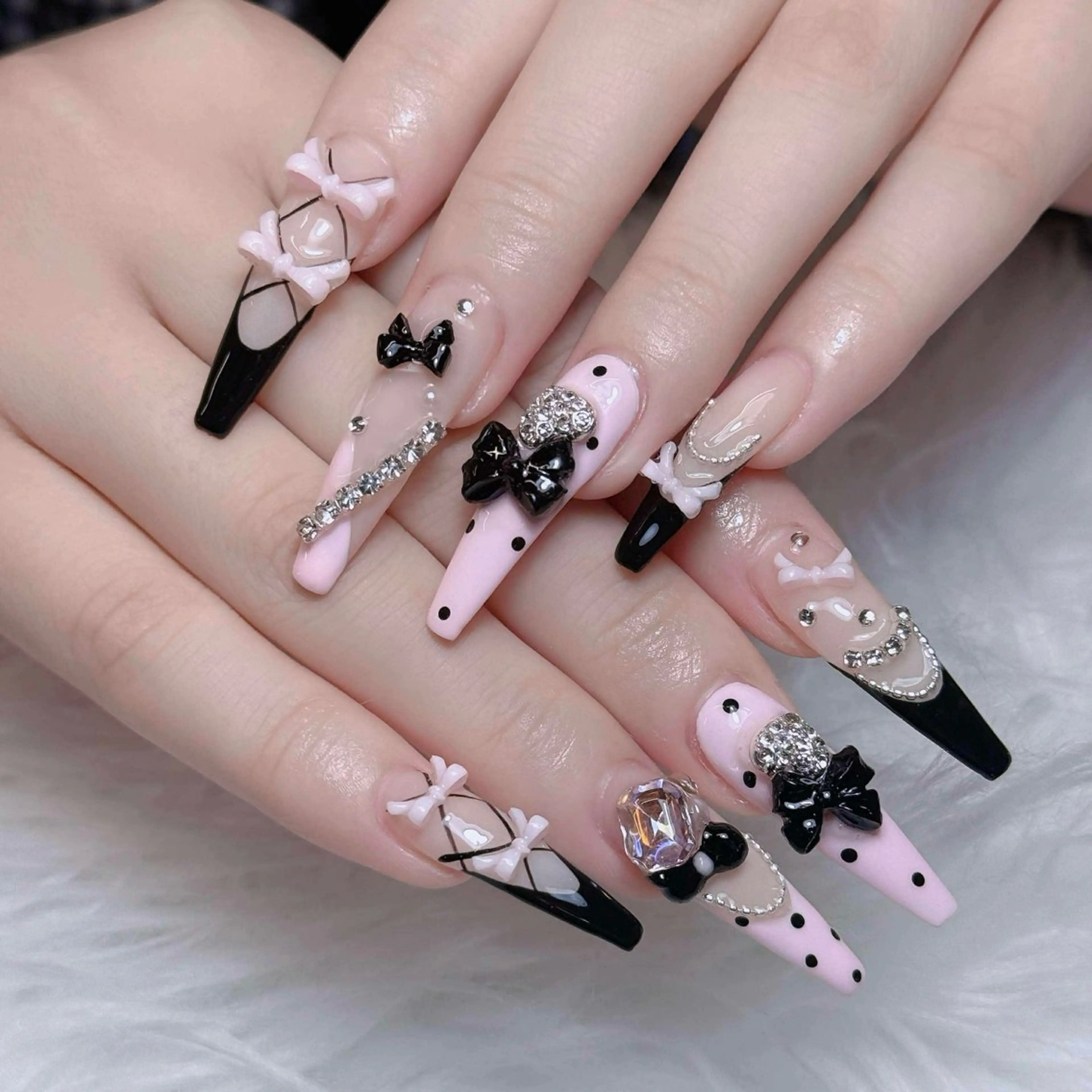 ネイル オーロラネイル チークネイル フットネイル フレンチネイル ハロウィン ハンドネイル Lumi Nail 新大久保3‘のネイルデザイン