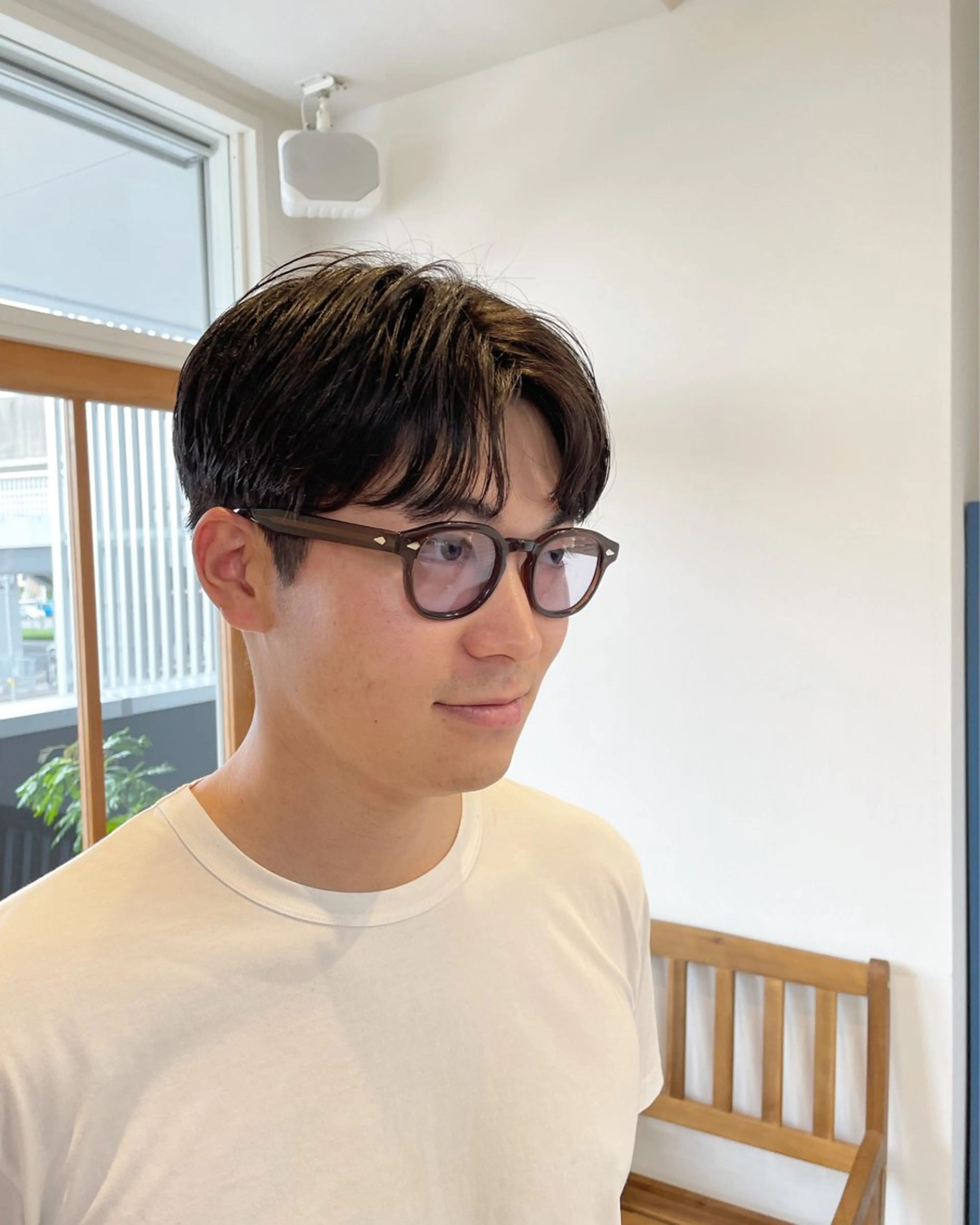 ショート パーマ メンズ ダウンパーマ メンズ韓国風 メンズパーマ 韓国風ヘア 小林 崇雅　ダウンパーマのヘアスタイル