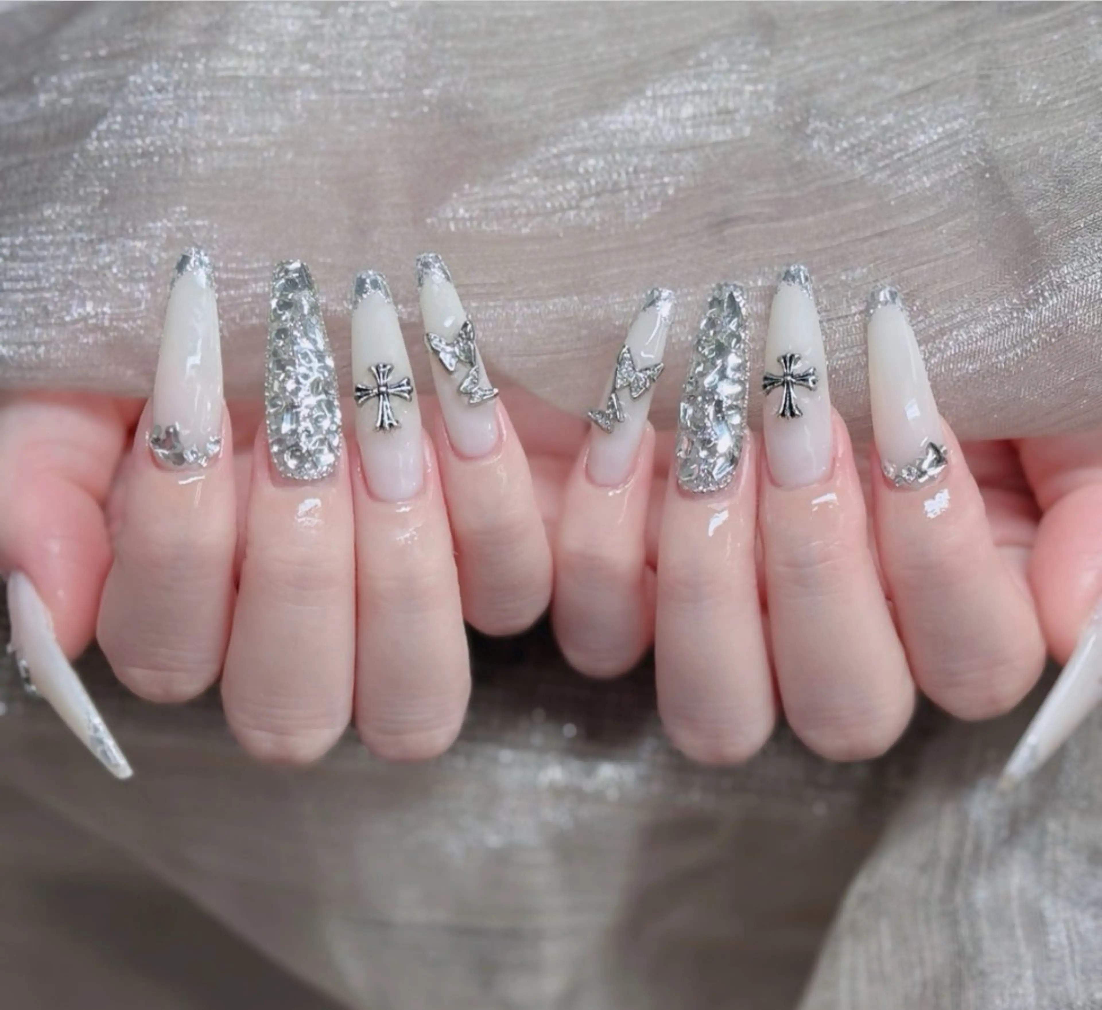 ネイル フレンチネイル ジェルネイル ガラスフレンチ ハロウィン ハート ハンドネイル H.baby Nail Salonのネイルデザイン