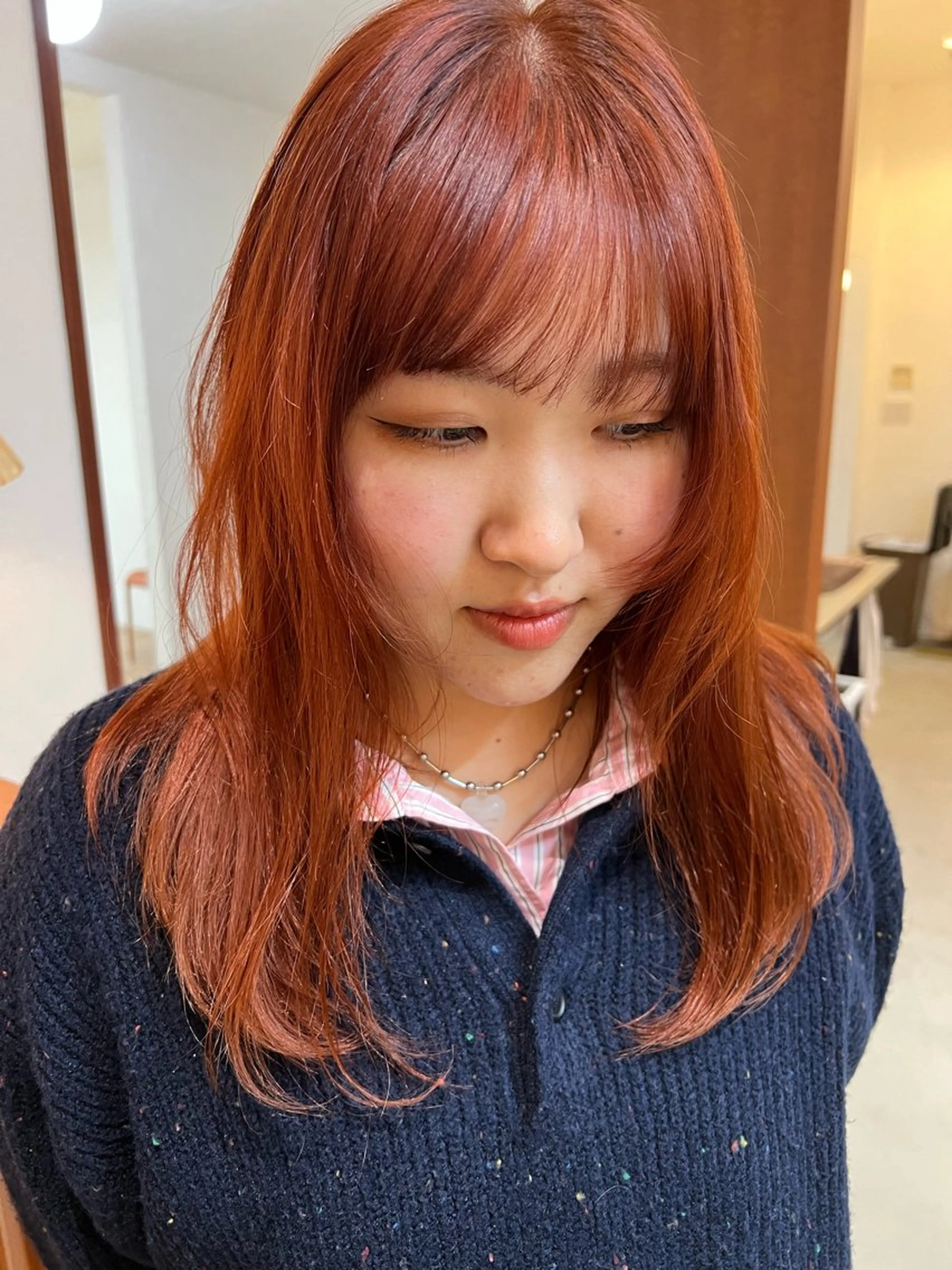 ロング カラー ブリーチ オレンジ オレンジレッド レッドカラー ヘアカラー illatos サヤナのヘアスタイル