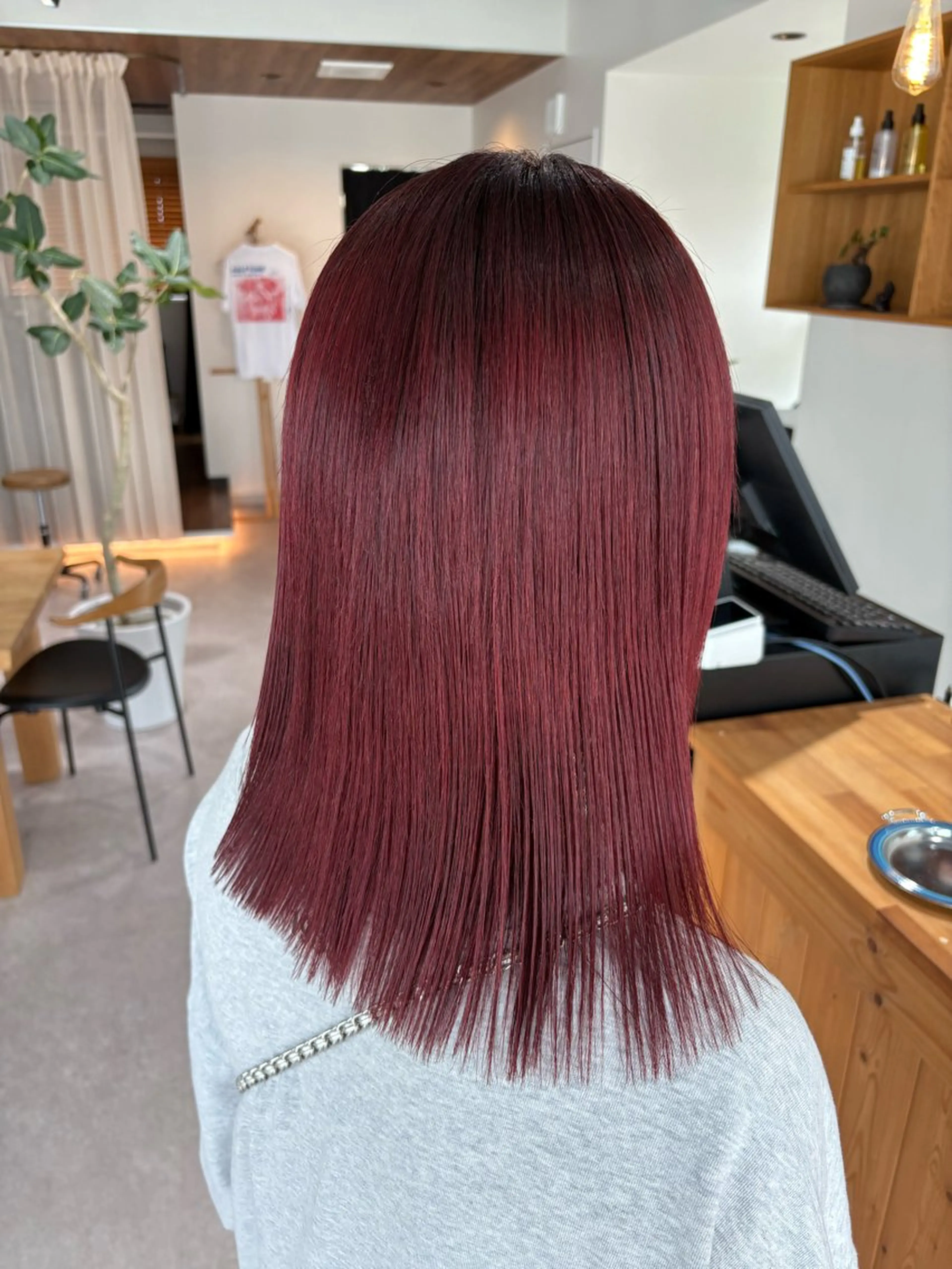 カラー レッドカラー ヘアカラー aina / n.w.hのヘアスタイル