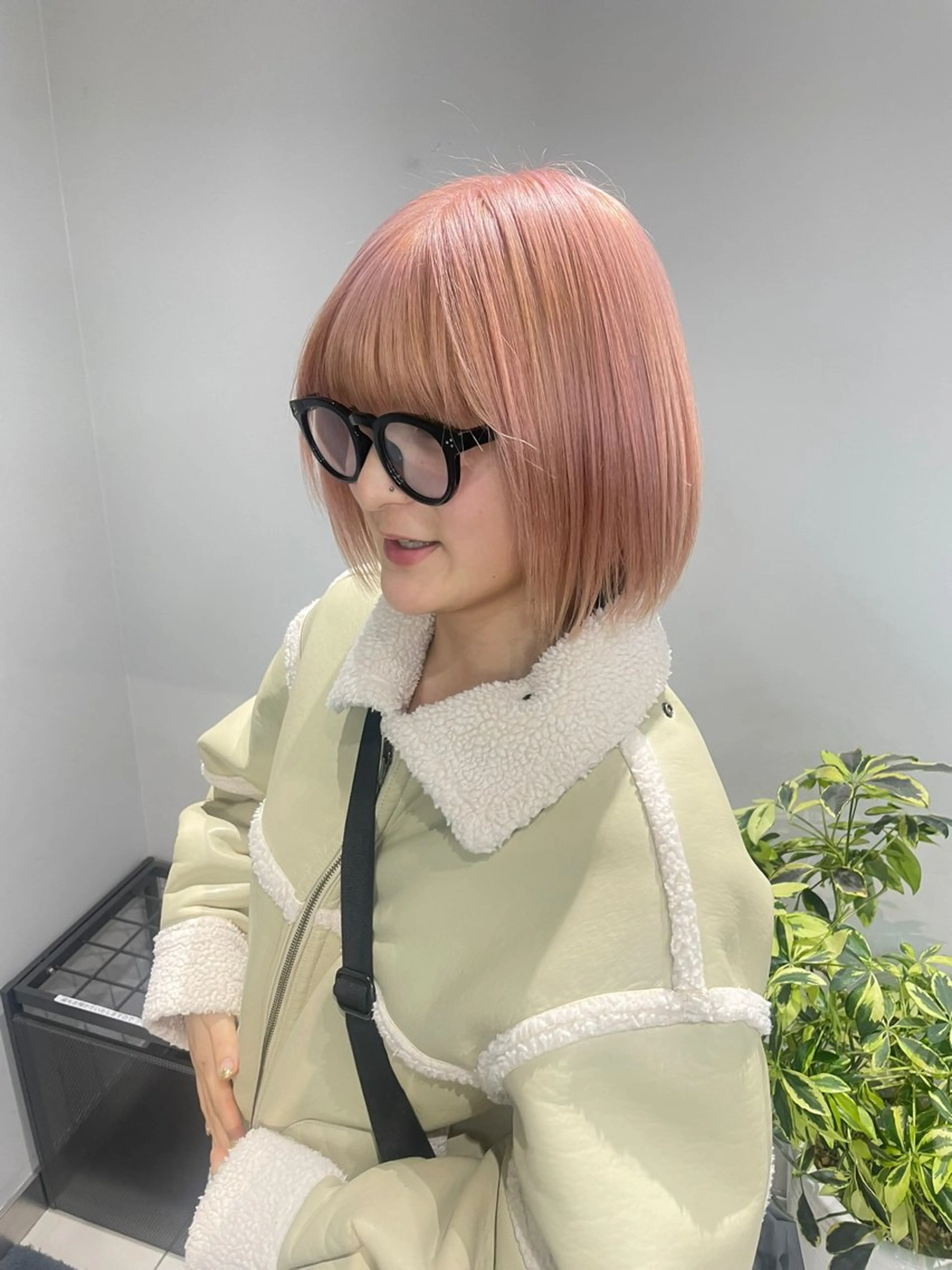 ショート カラー ヘアアレンジ ボブ/透明感ベージュ 🫧クルミ🌟のヘアスタイル