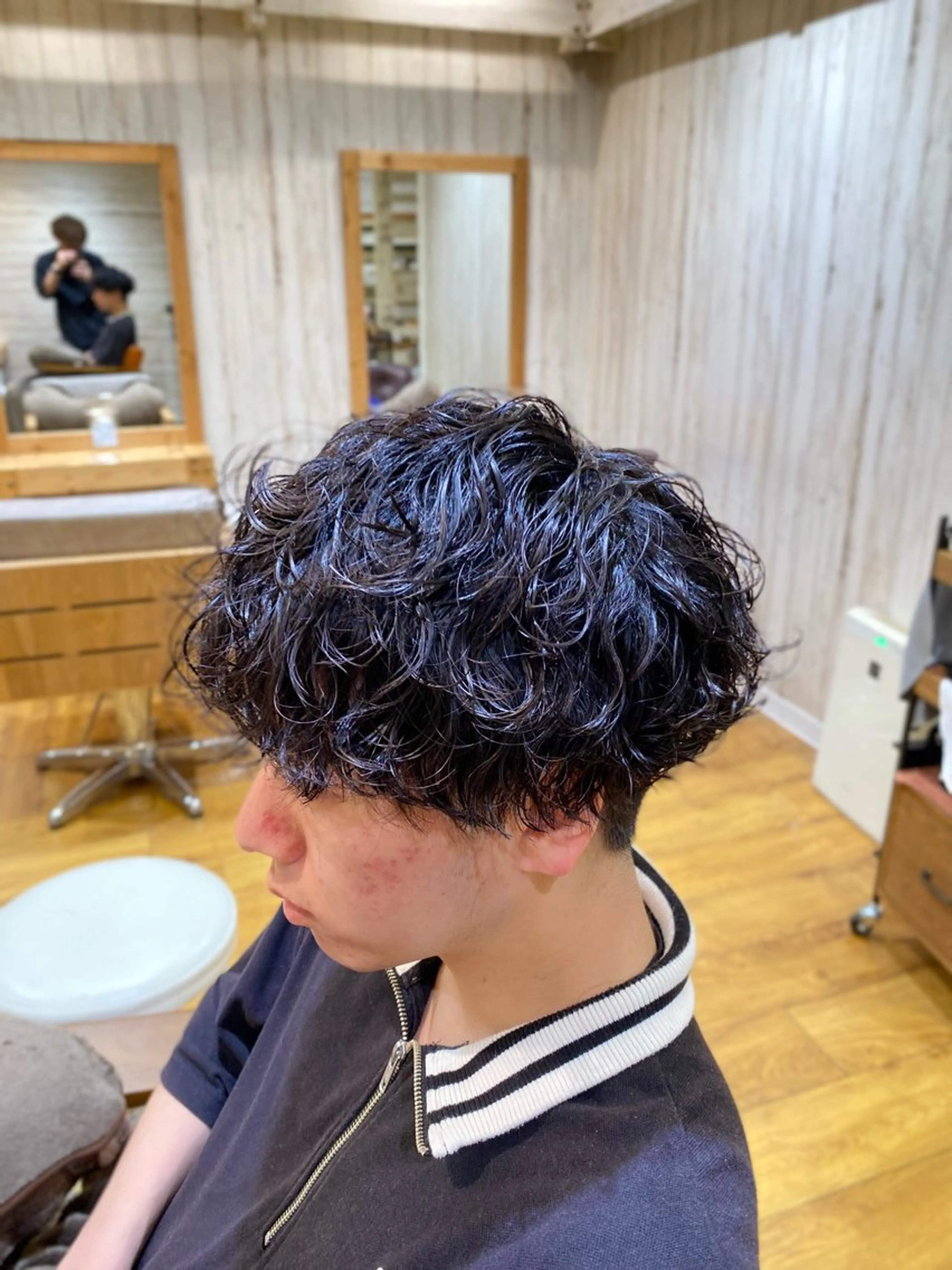 メンズ小顔カット＋波巻きスパイラルパーマの写真