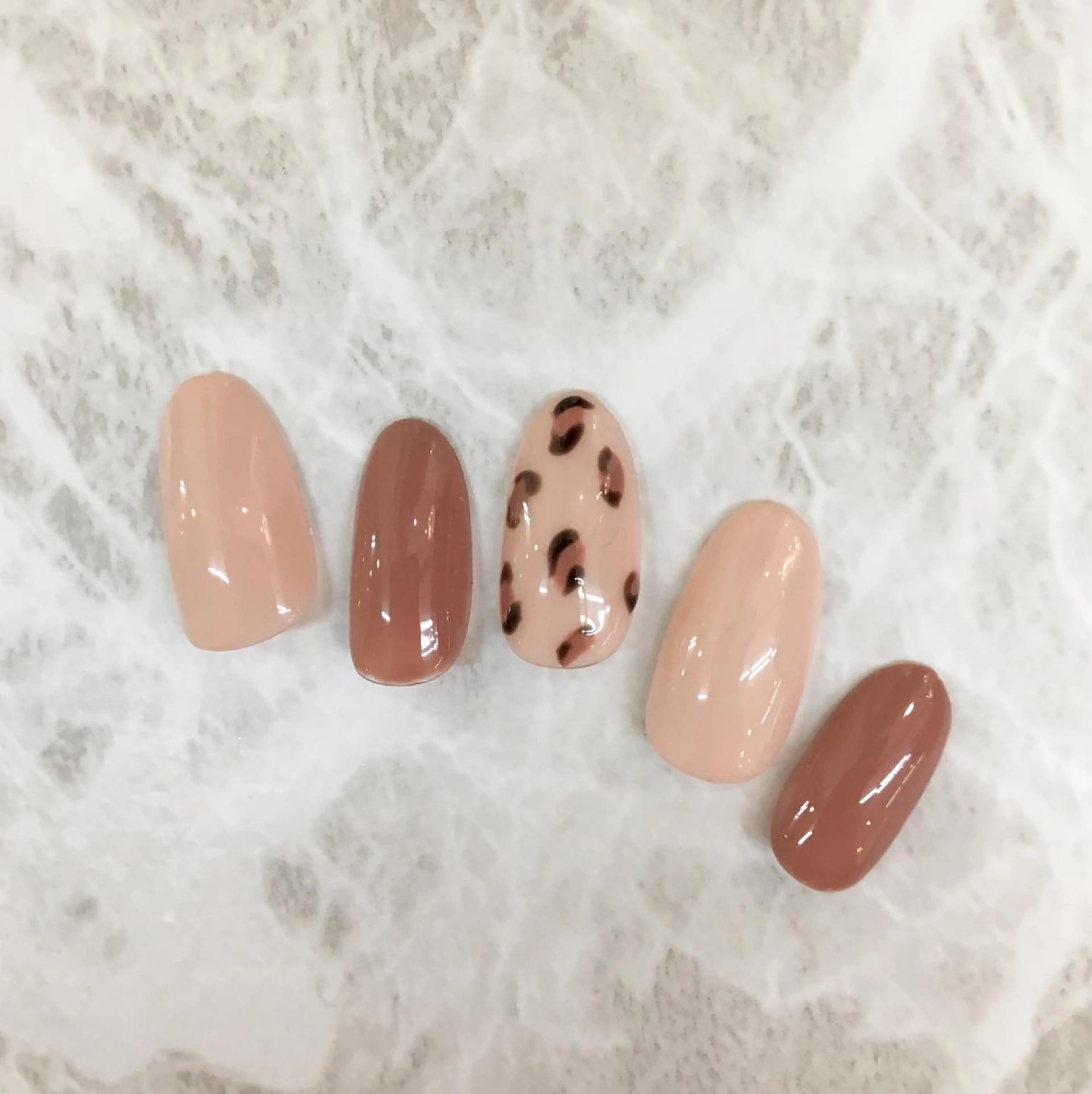 ネイル アニマル柄 ブラウン ボガスティーズネイル 川崎店のネイルデザイン