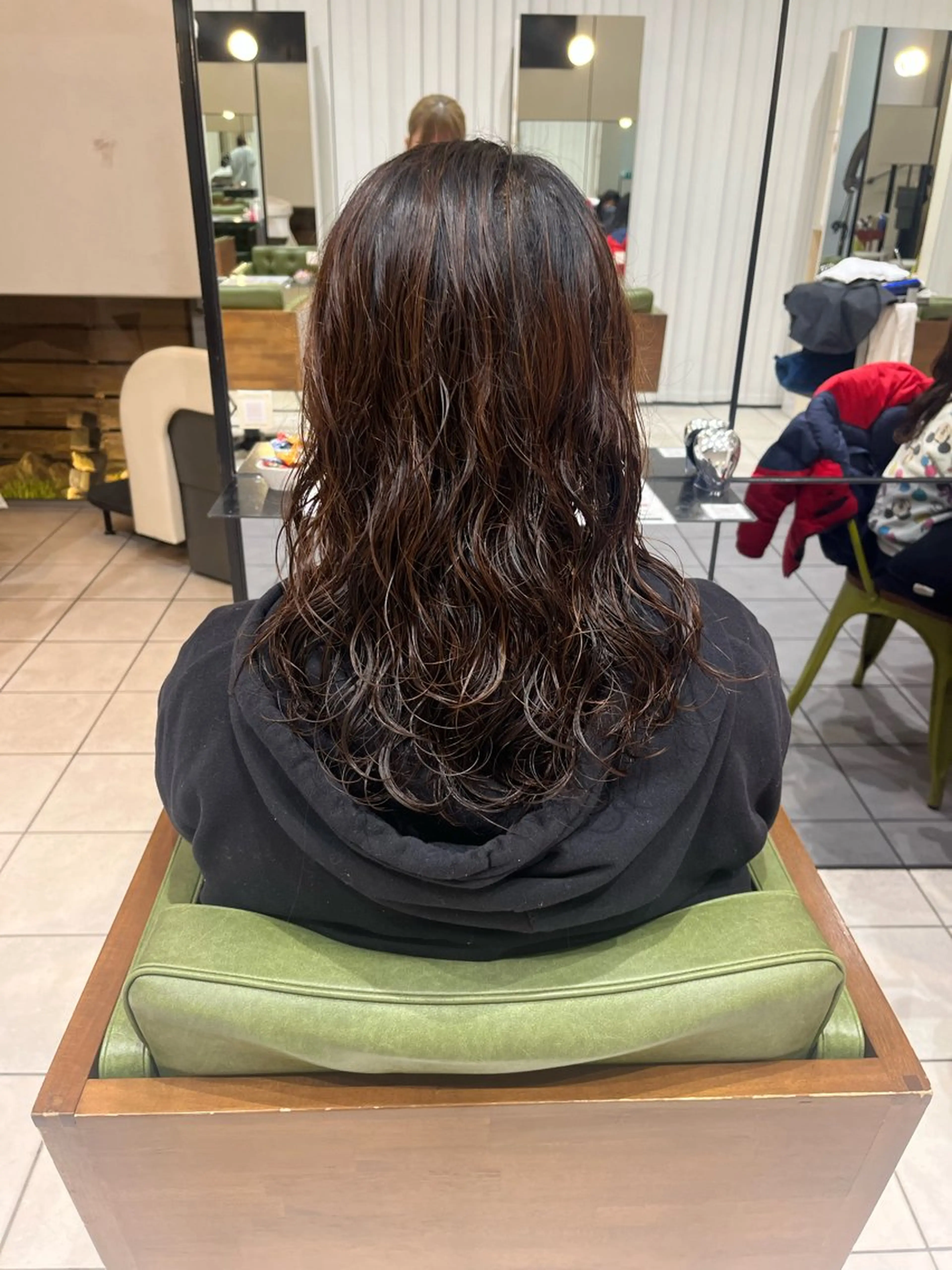 ミディアム パーマ 中村 彩奈のヘアスタイル