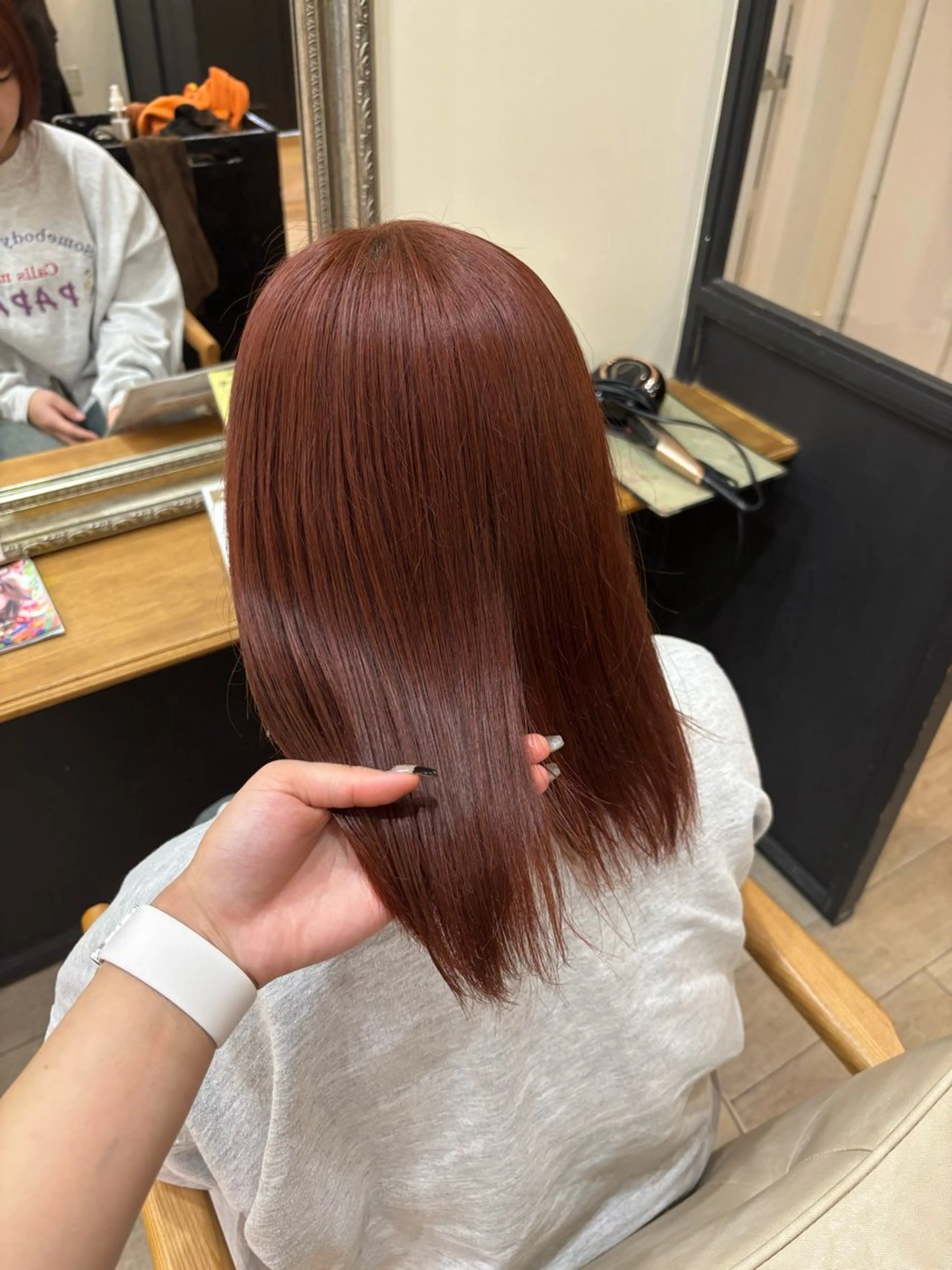 カラー しおり🍬 KOKORO🤍のヘアスタイル