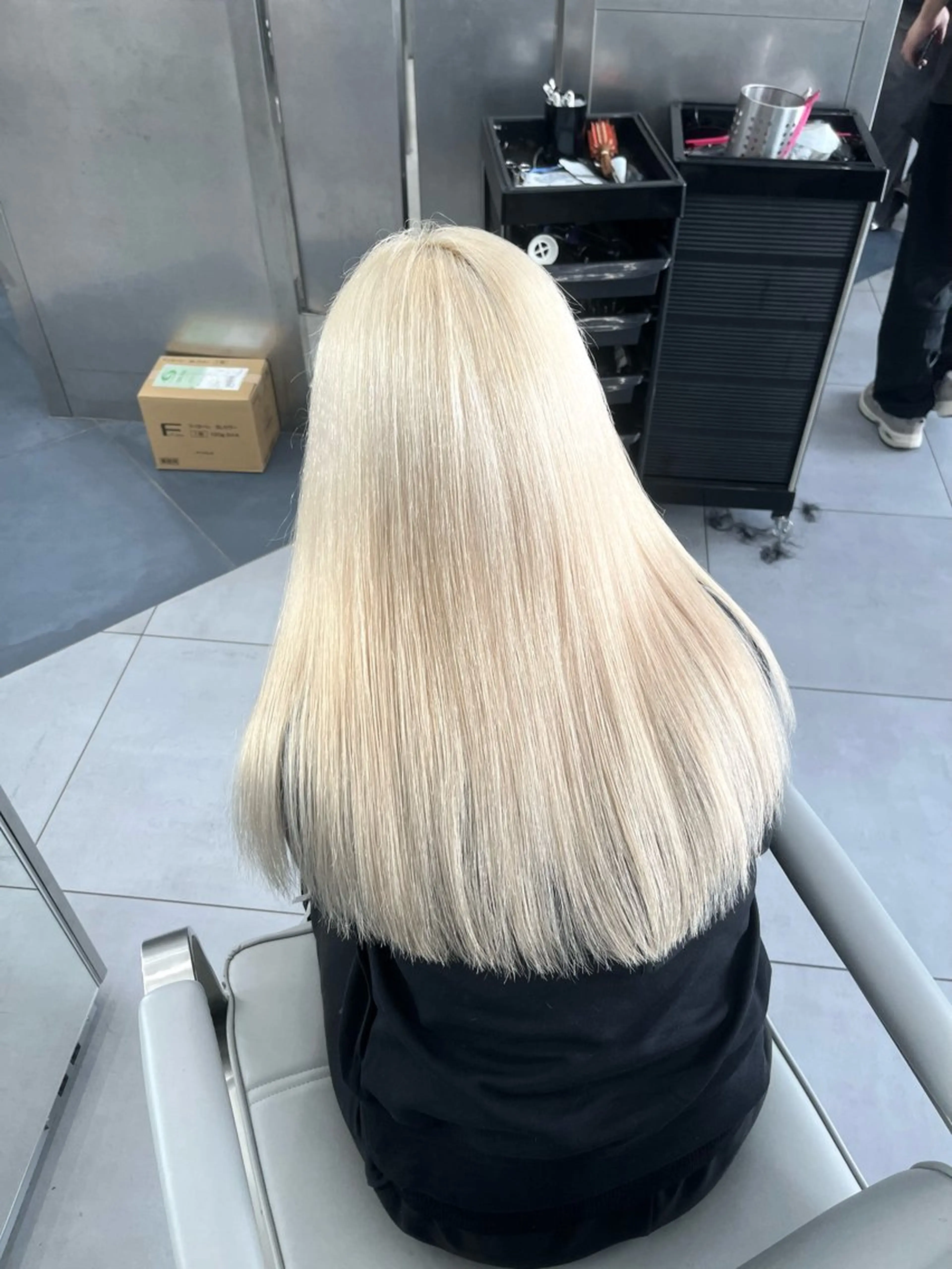 セミロング カラー ヘアアレンジ ハイトーン/透明感/ レイヤー/かずや🦁のヘアスタイル