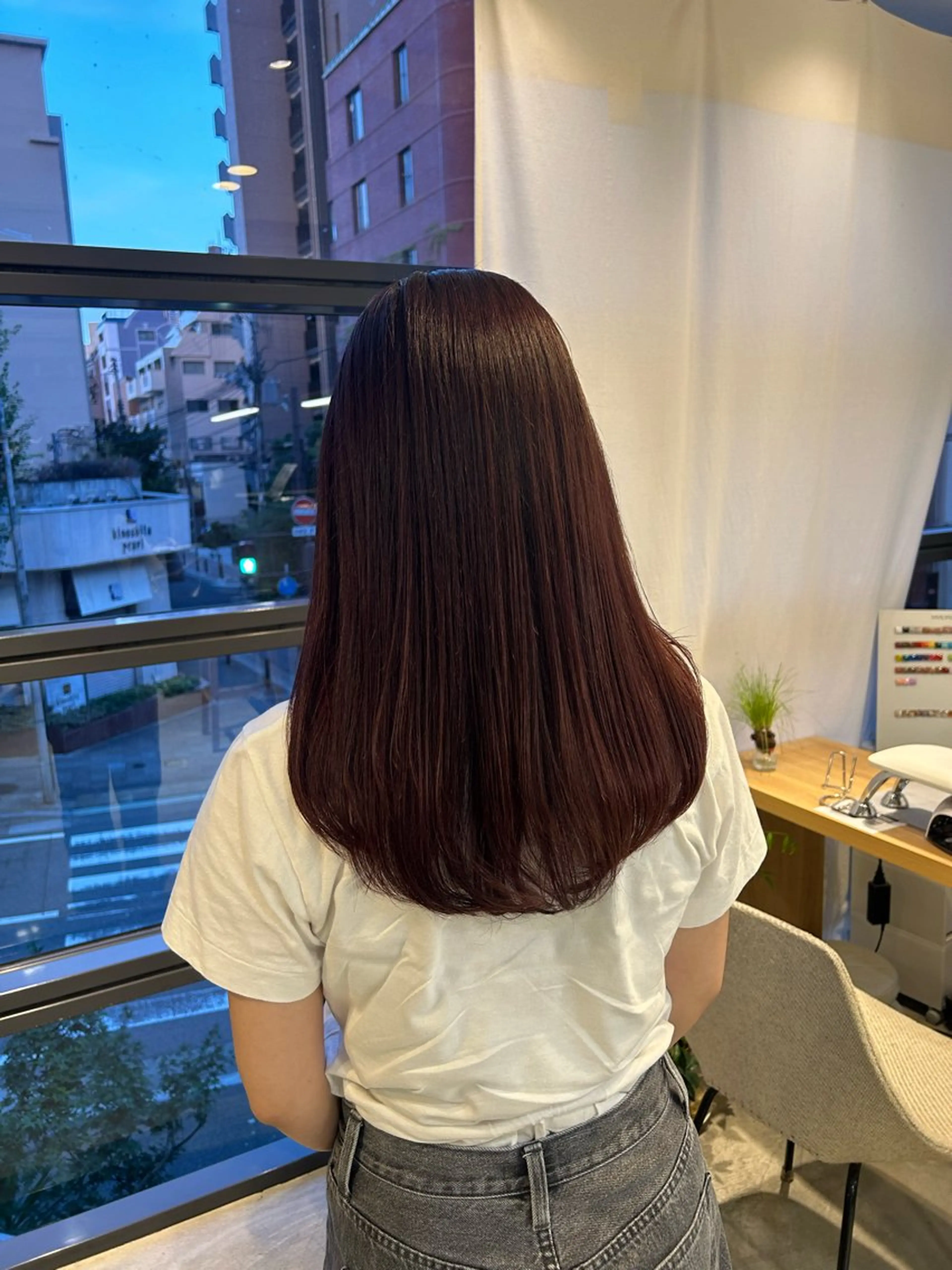 セミロング カラー 馬場 菜乃夏のヘアスタイル