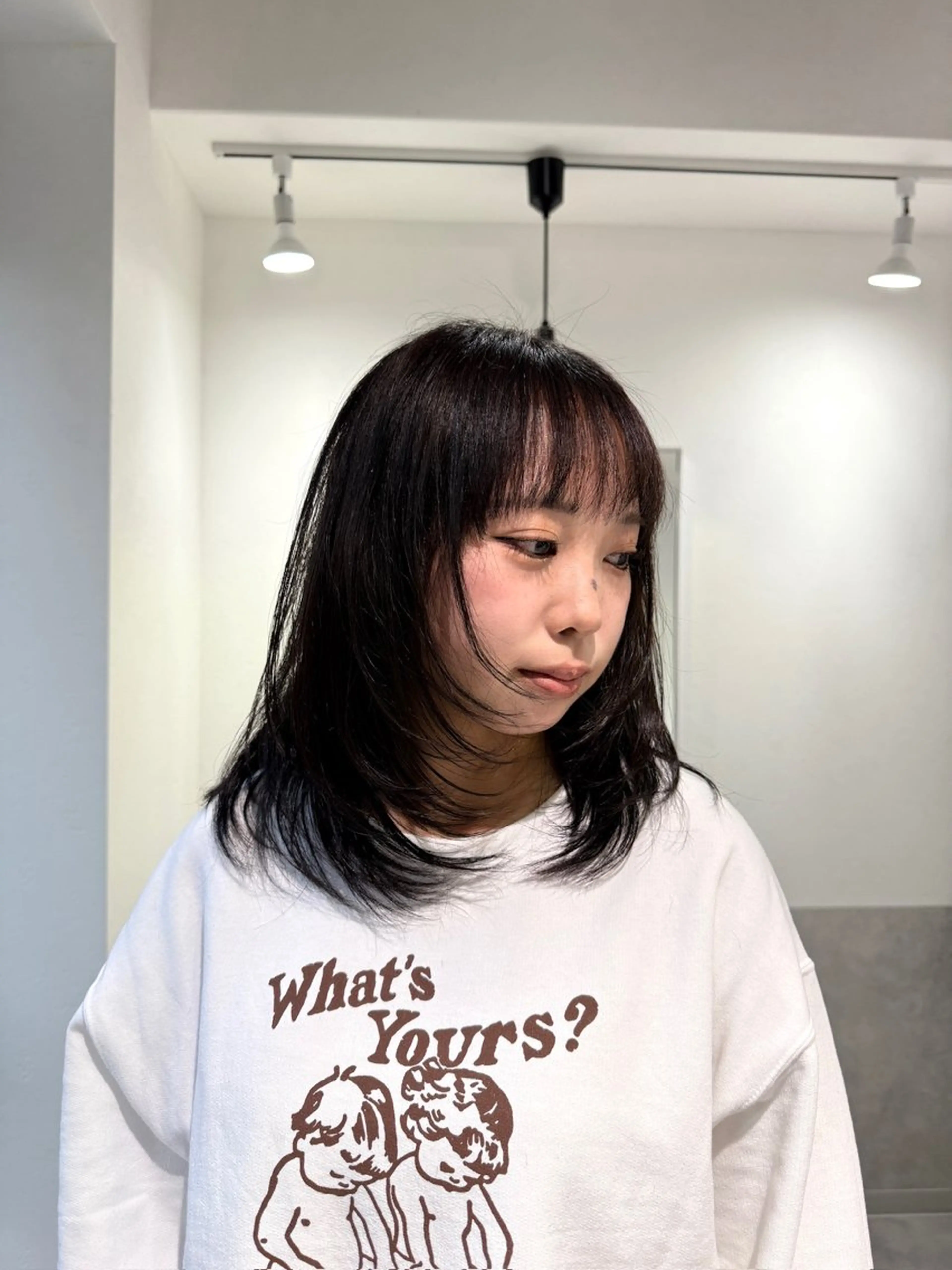 ミディアム カラー ダークグレー レイヤーカット CIERA.南船場所属・yuna🧡/心斎橋 ハイトーン/ブリーチのヘアスタイル