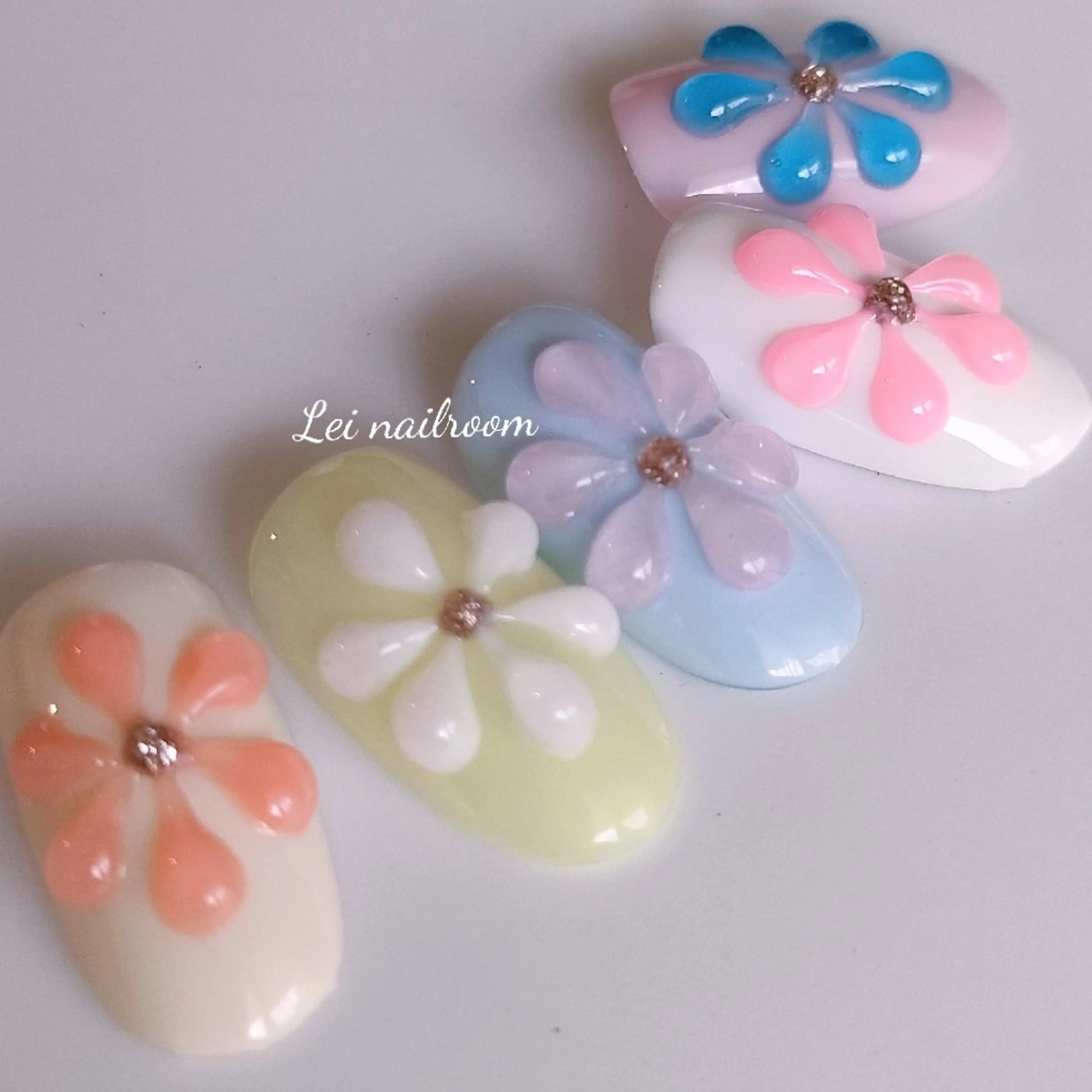 ネイル ジェルネイル ワンカラーネイル ぷっくりネイル シンプルネイル 春ネイル lei🌼 nailroomのネイルデザイン