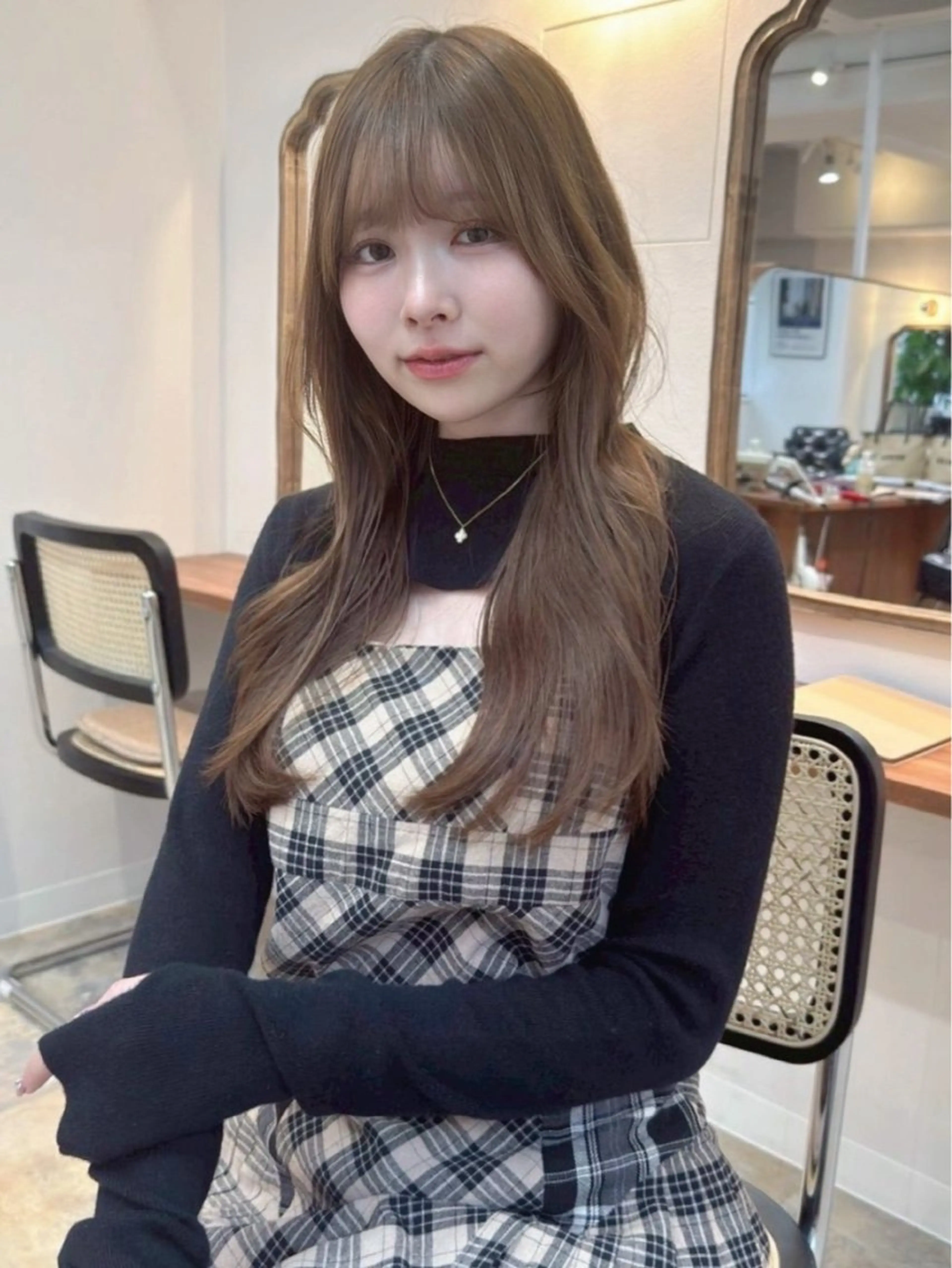 ロング 小林 美月  透明感カラーのヘアスタイル