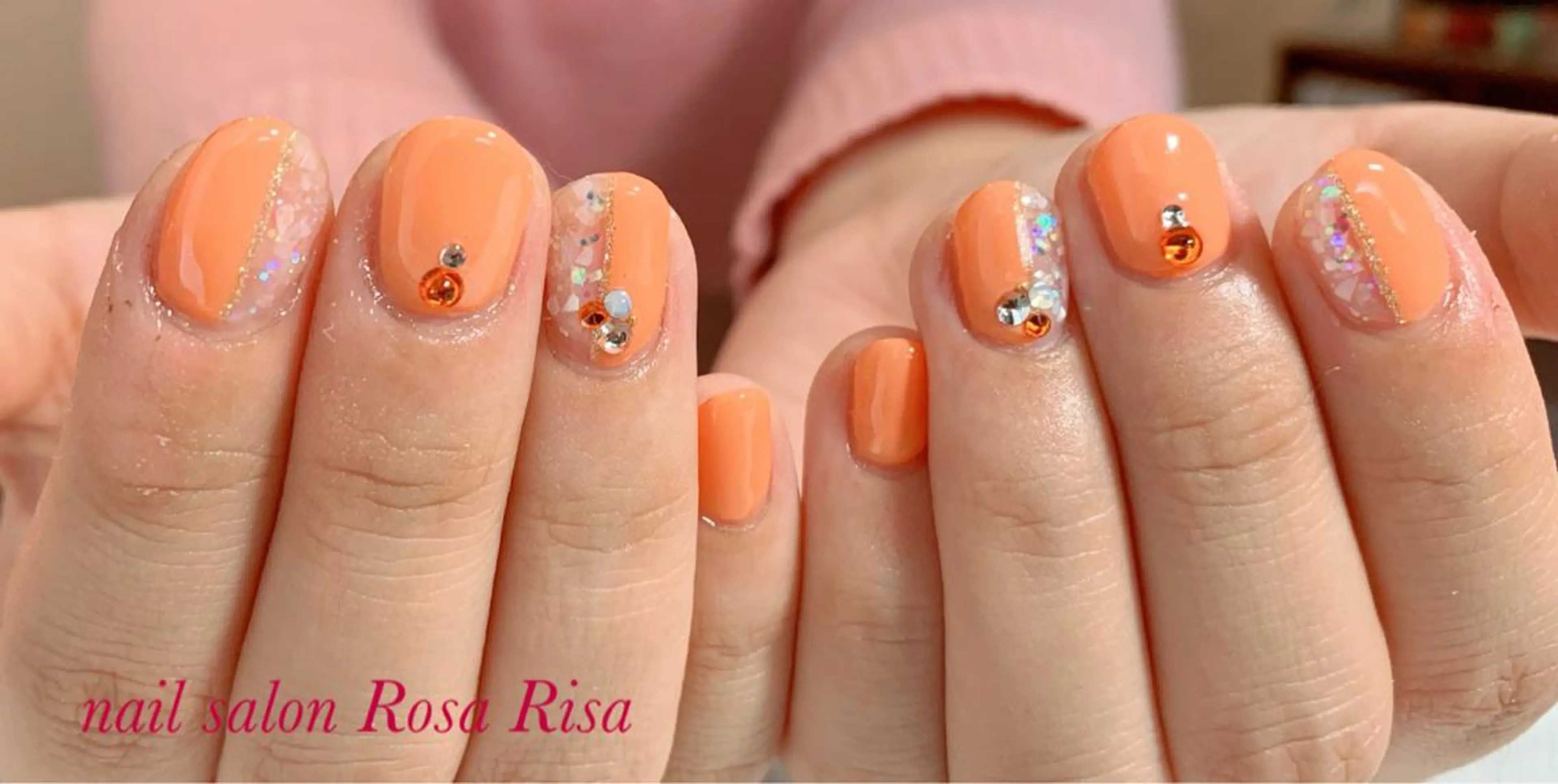 ショート ネイル オーロラネイル オレンジ ネイルスタジオ シェイクユアハンズのネイルデザイン